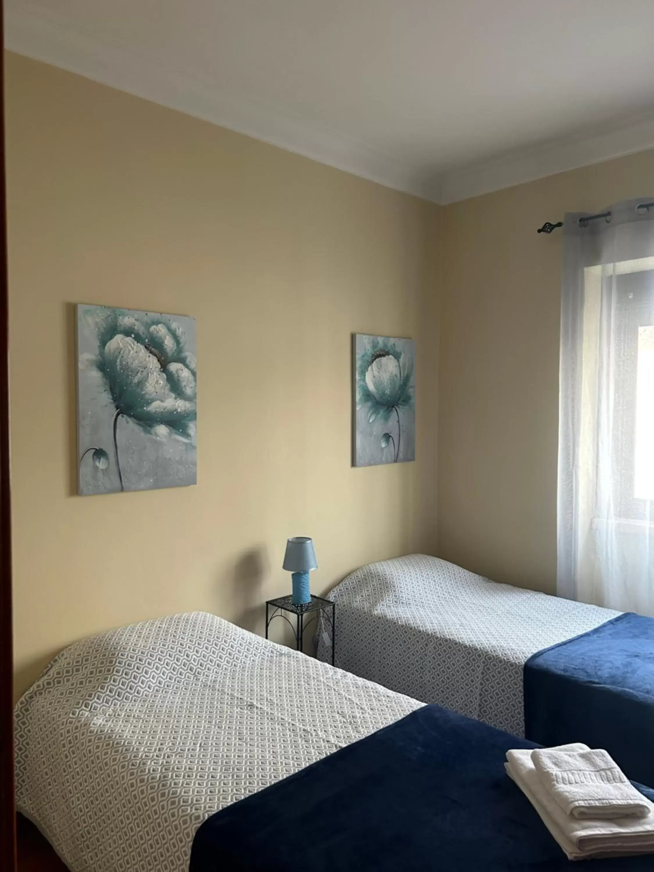 Double Room with Private Bathroom in Alojamento Santa Catarina Double Room with Private Bathroom in Alojamento Santa Catarina