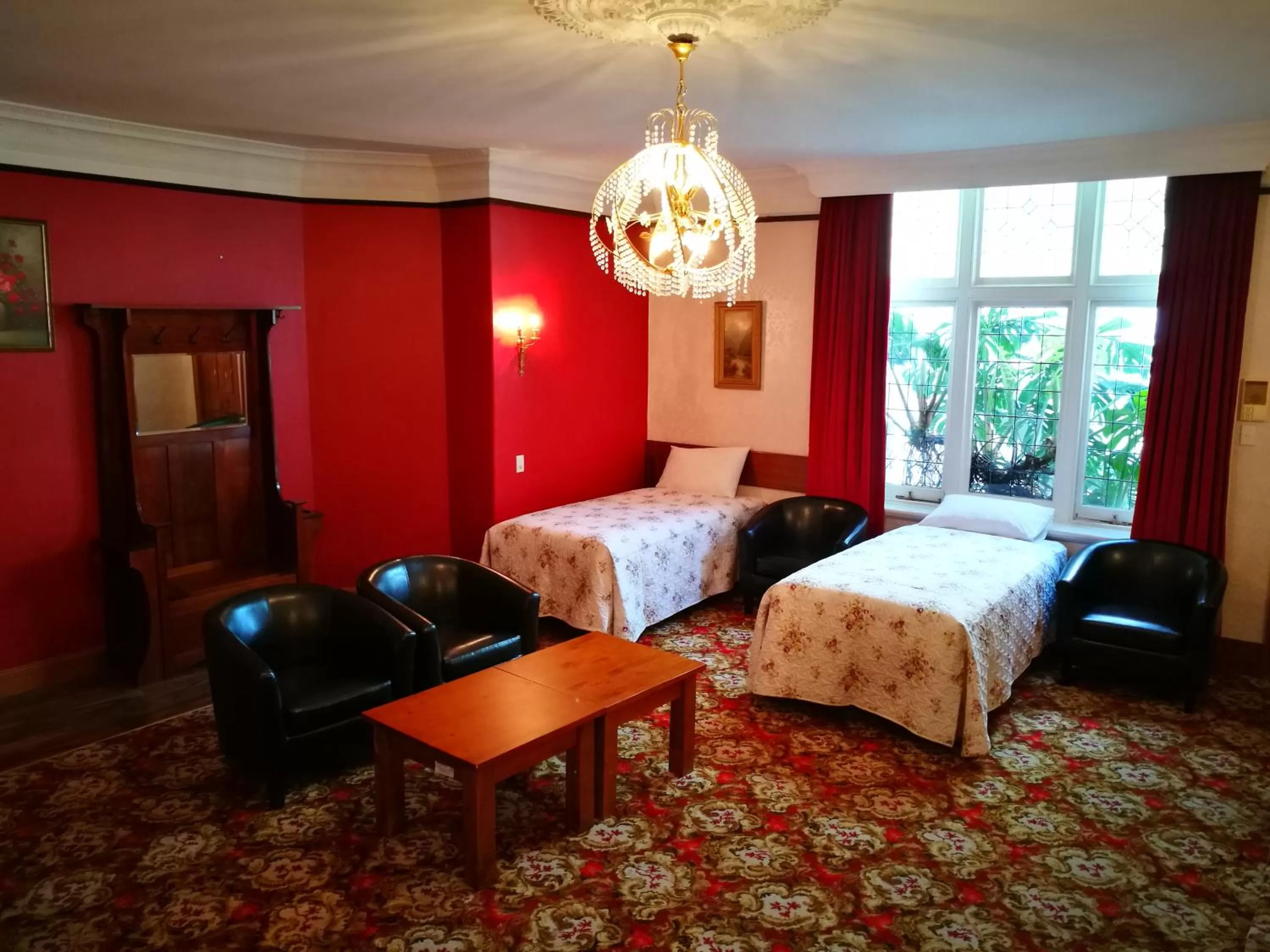 Bed in Motel Mayfair on Cavell