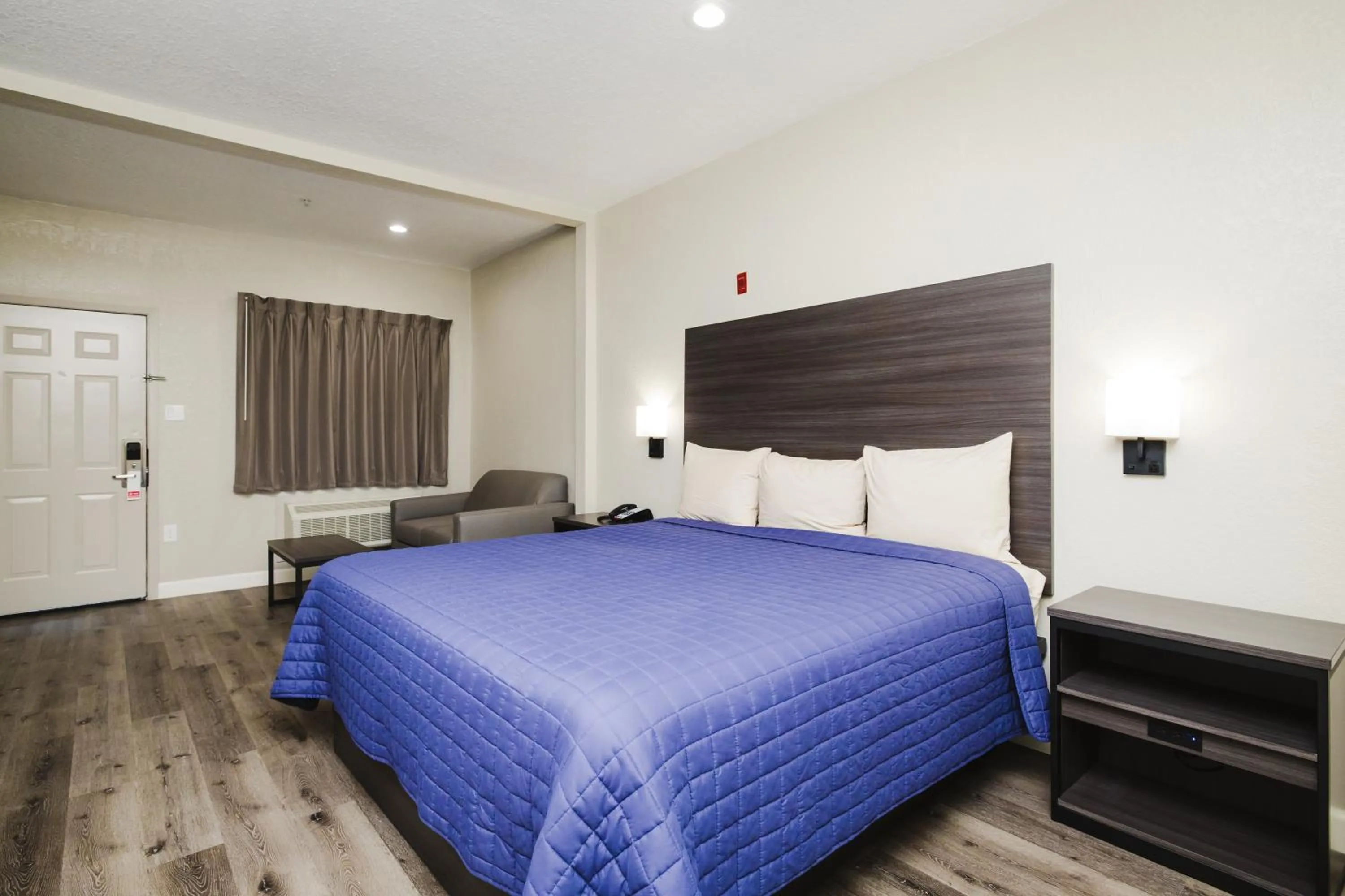 Bed in Winchester Inn and Suites Humble/IAH/North Houston