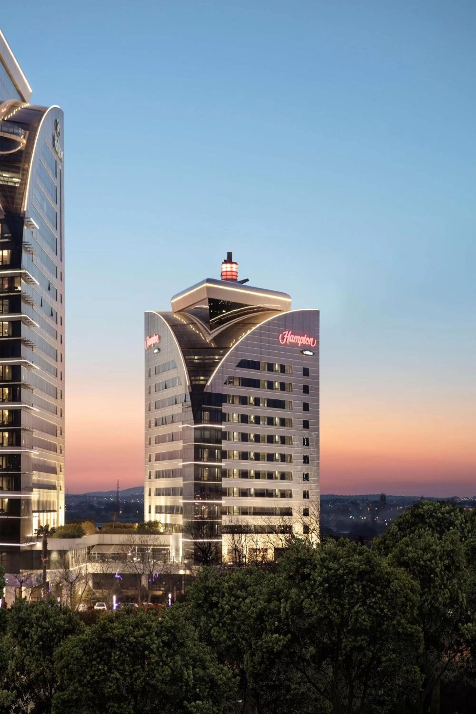 Property building in Hampton By Hilton Bursa