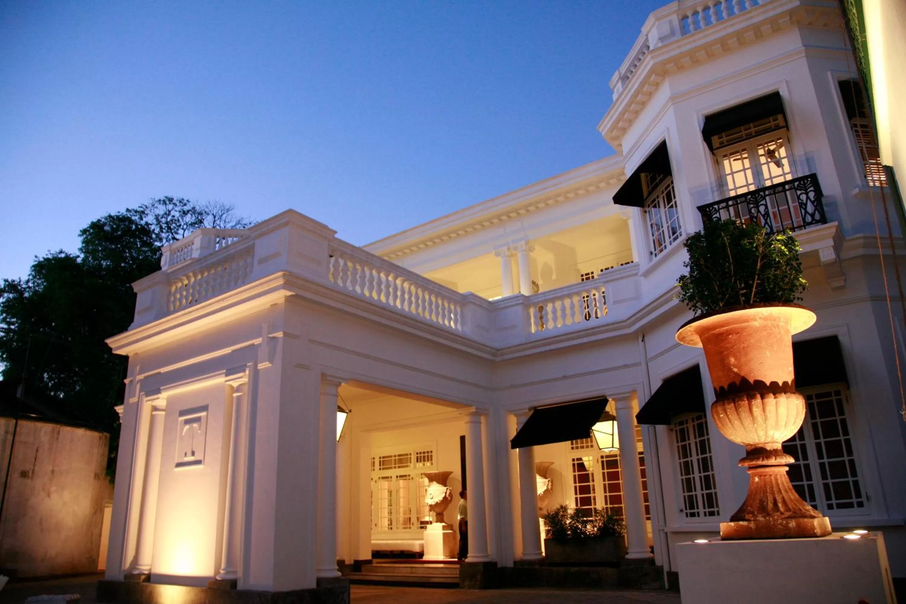 Property building in Paradise Road Tintagel Colombo