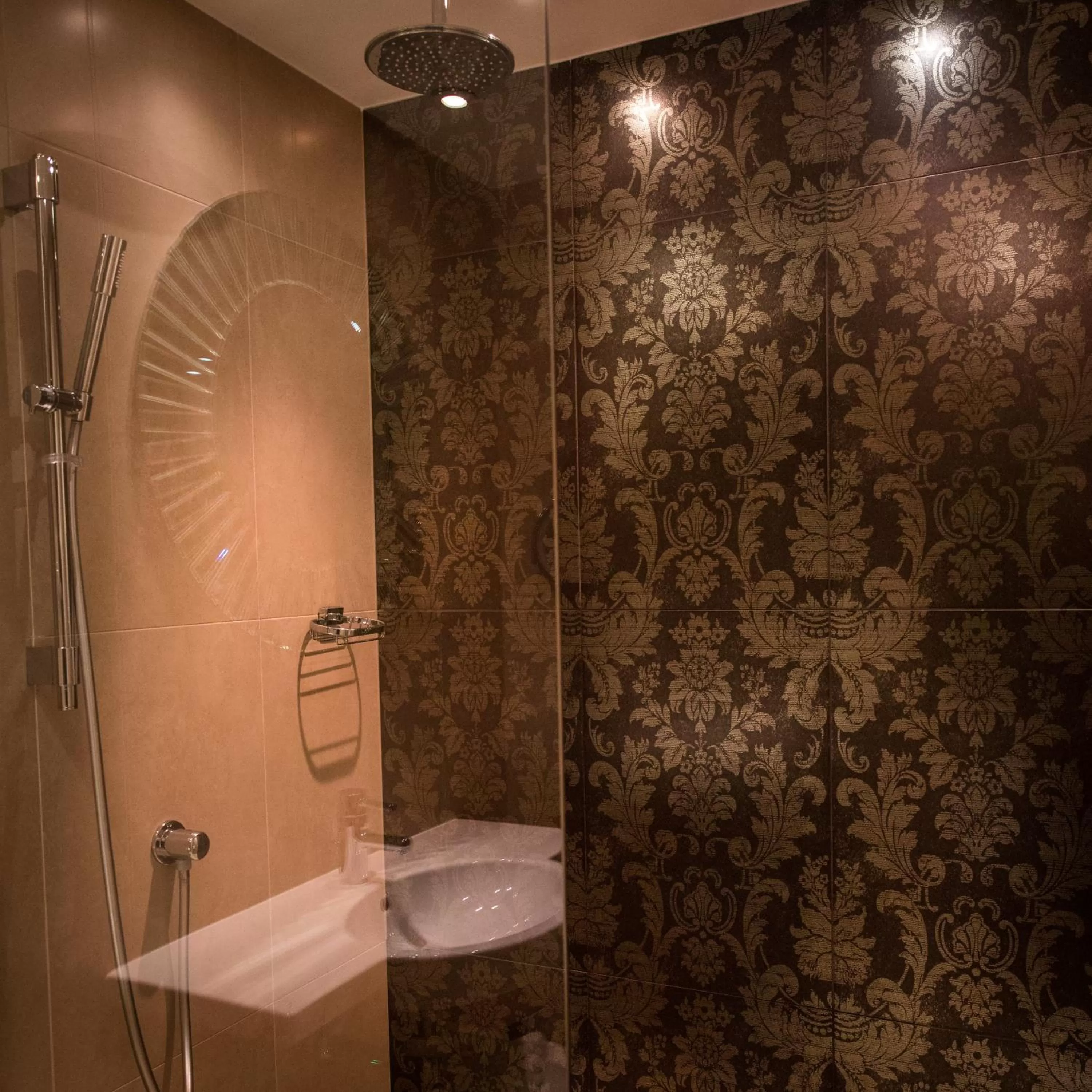 Bathroom in Hotel Indigo Glasgow by IHG