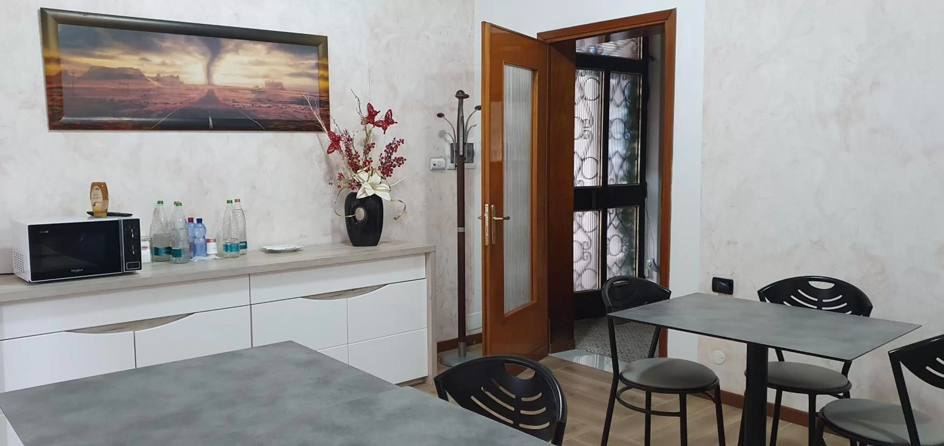 Seating area, Kitchen/Kitchenette in Le Rustiche Foresteria