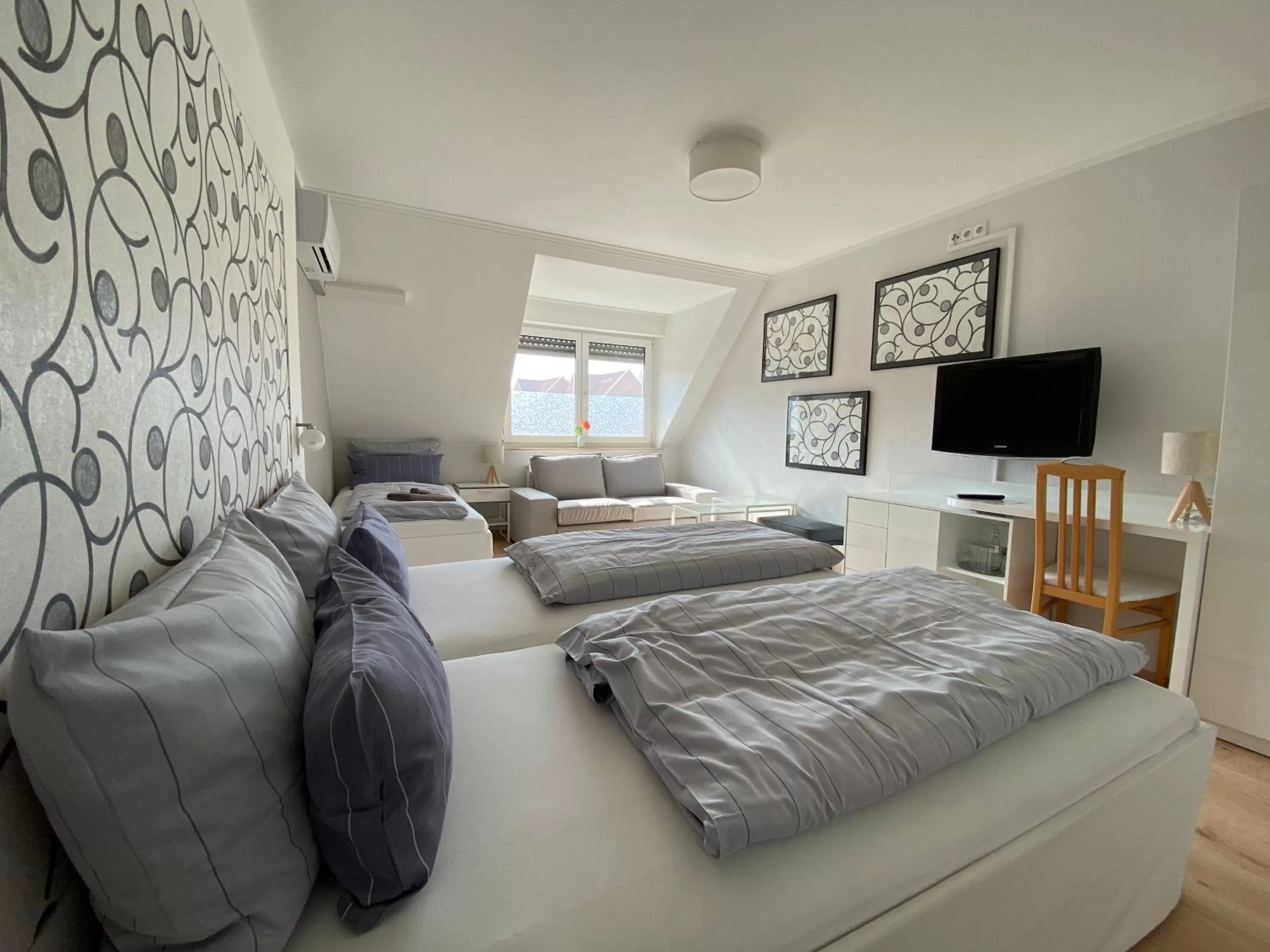 TV and multimedia, Bed in Hotel zur Bever