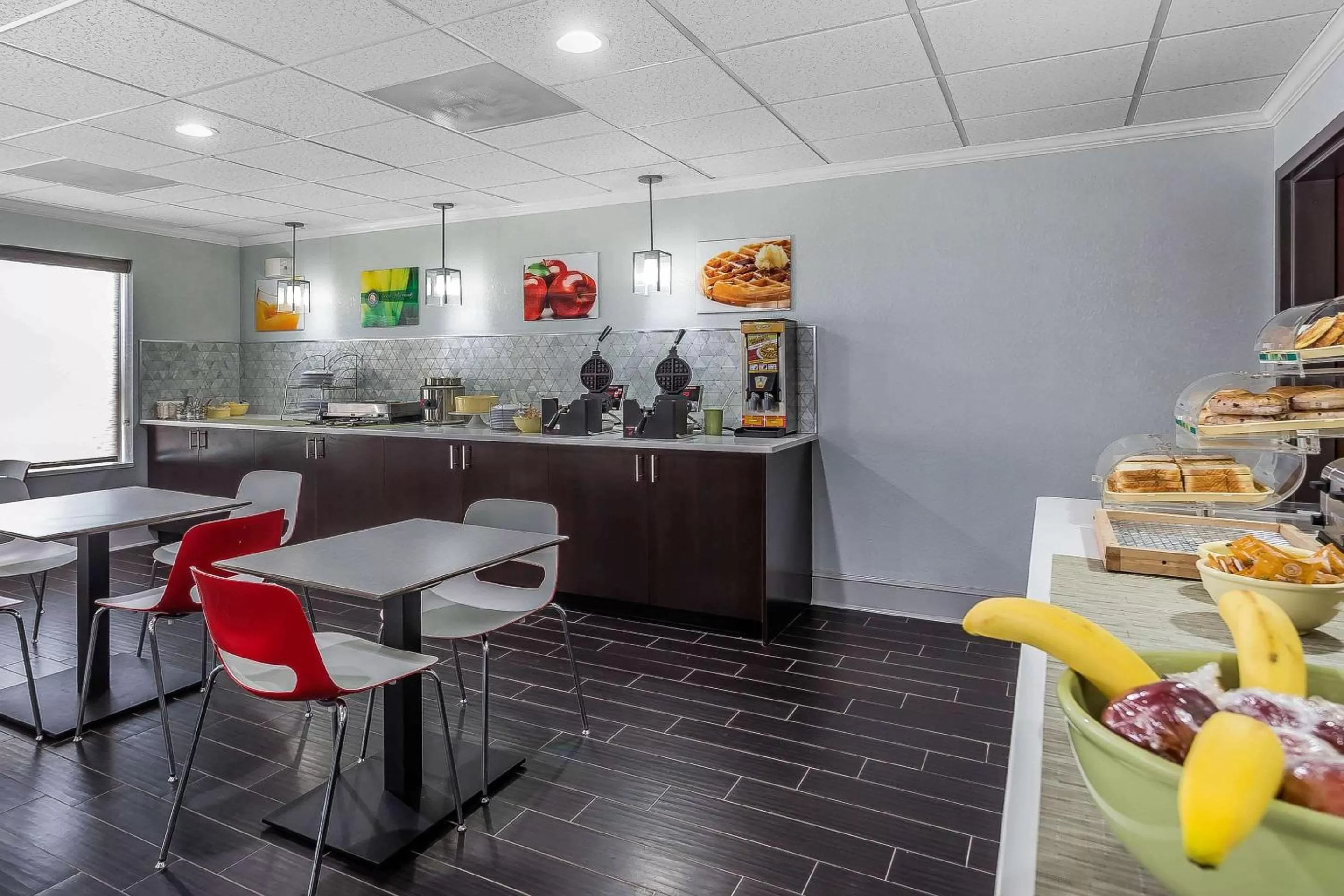 Restaurant/places to eat in Quality Suites Pineville - Charlotte