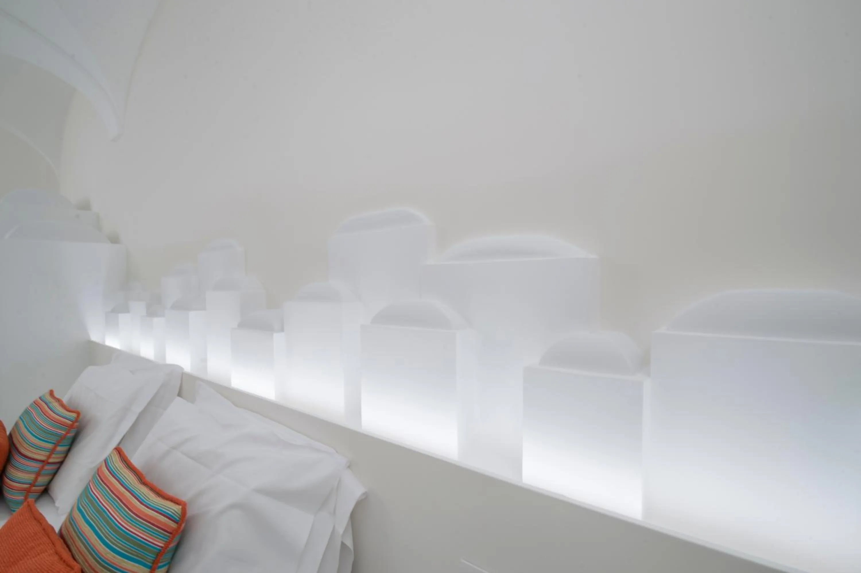 Decorative detail, Bed in Tramonto d'Oro