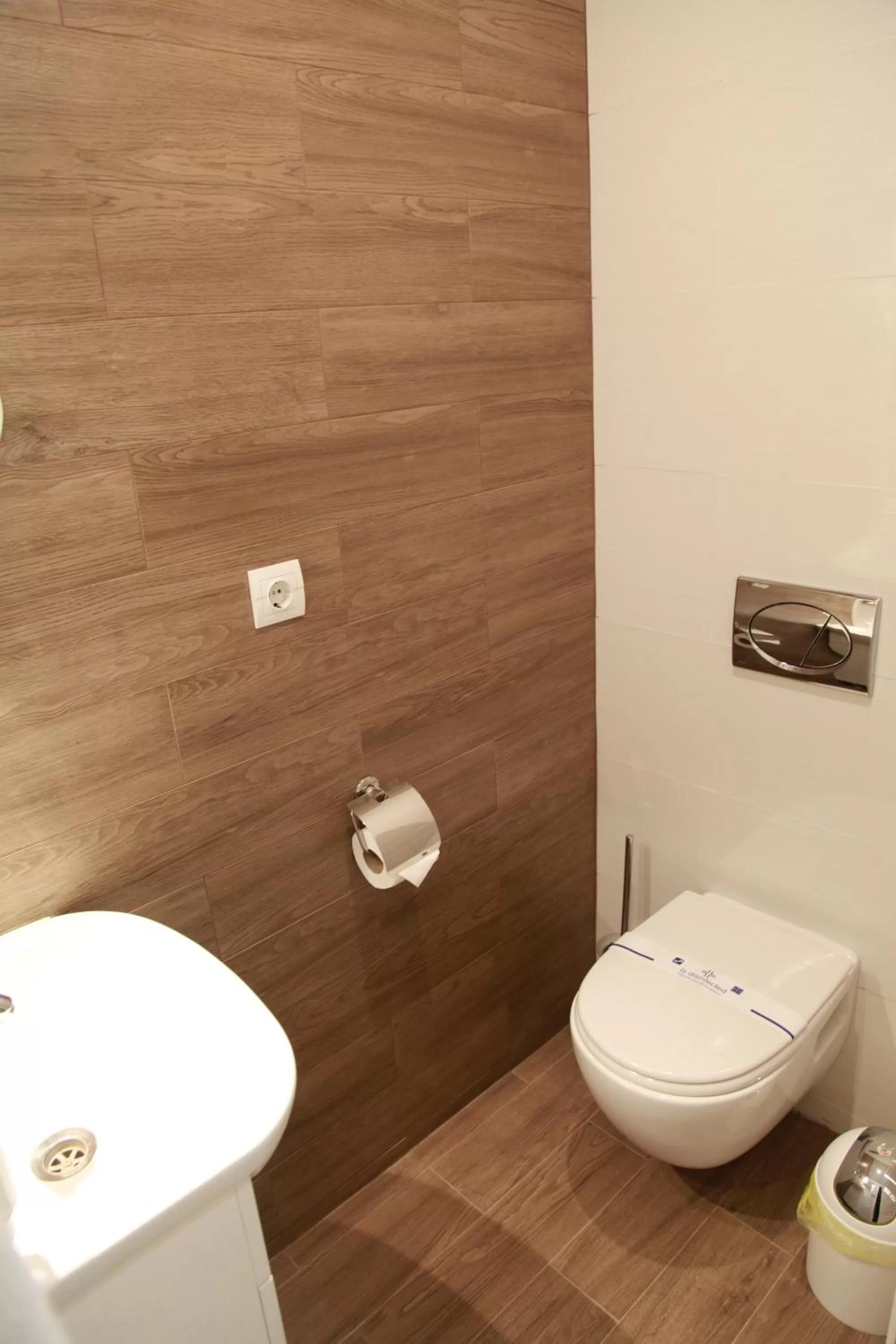 WINE & ROSE BOUTIQUE HOTEL