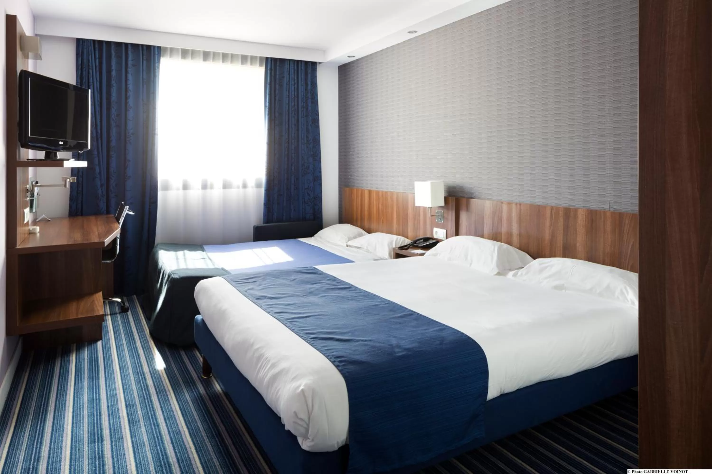 Photo of the whole room, Bed in Holiday Inn Express Montpellier - Odysseum by IHG