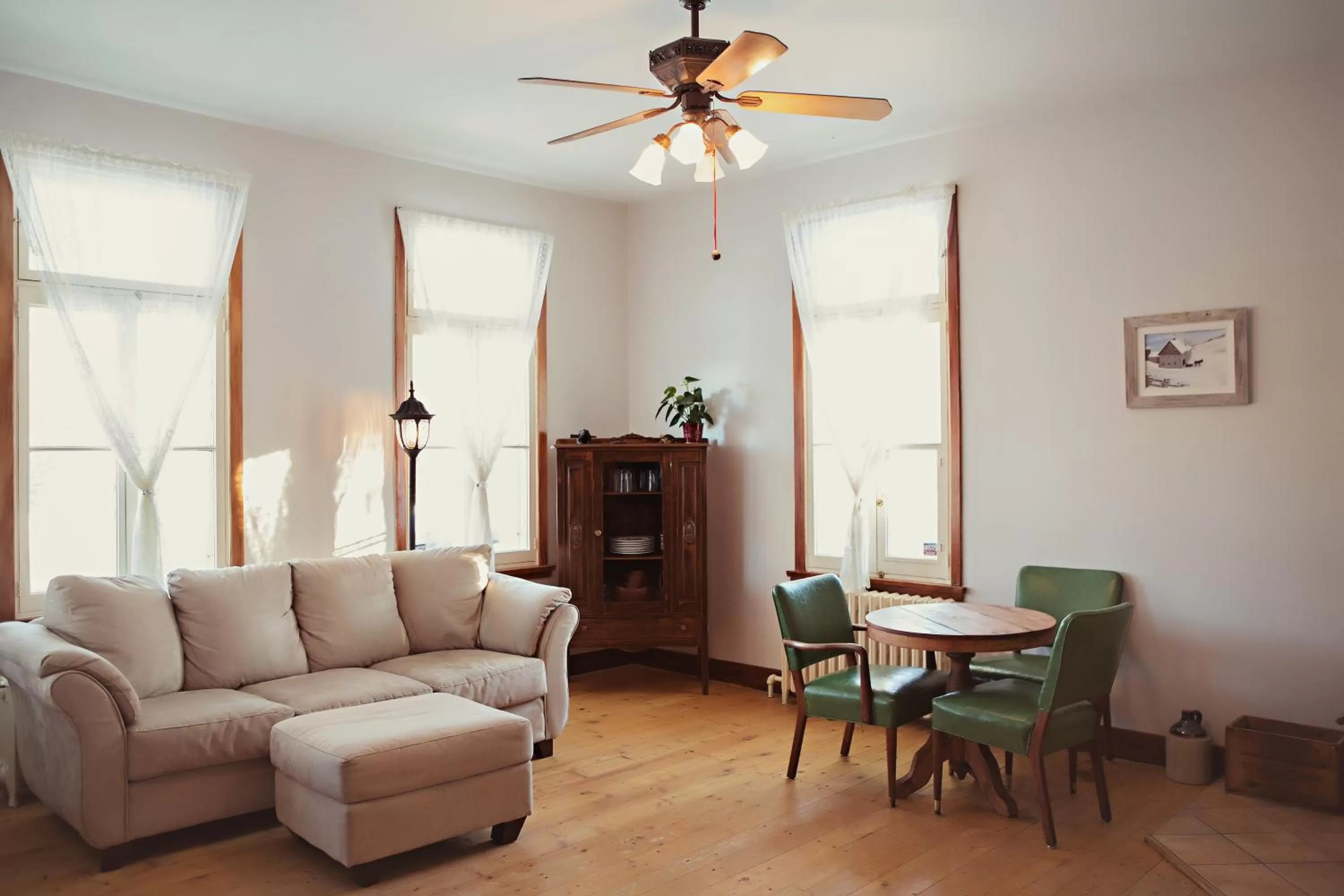 Restaurant/places to eat, Seating Area in Auberge Carpe Diem