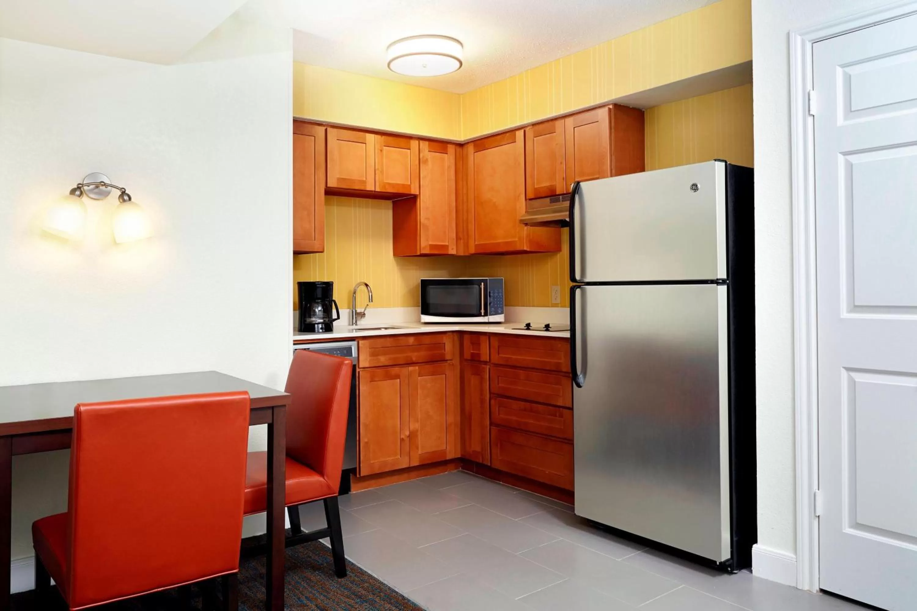 Kitchen or kitchenette in Residence Inn Houston by The Galleria