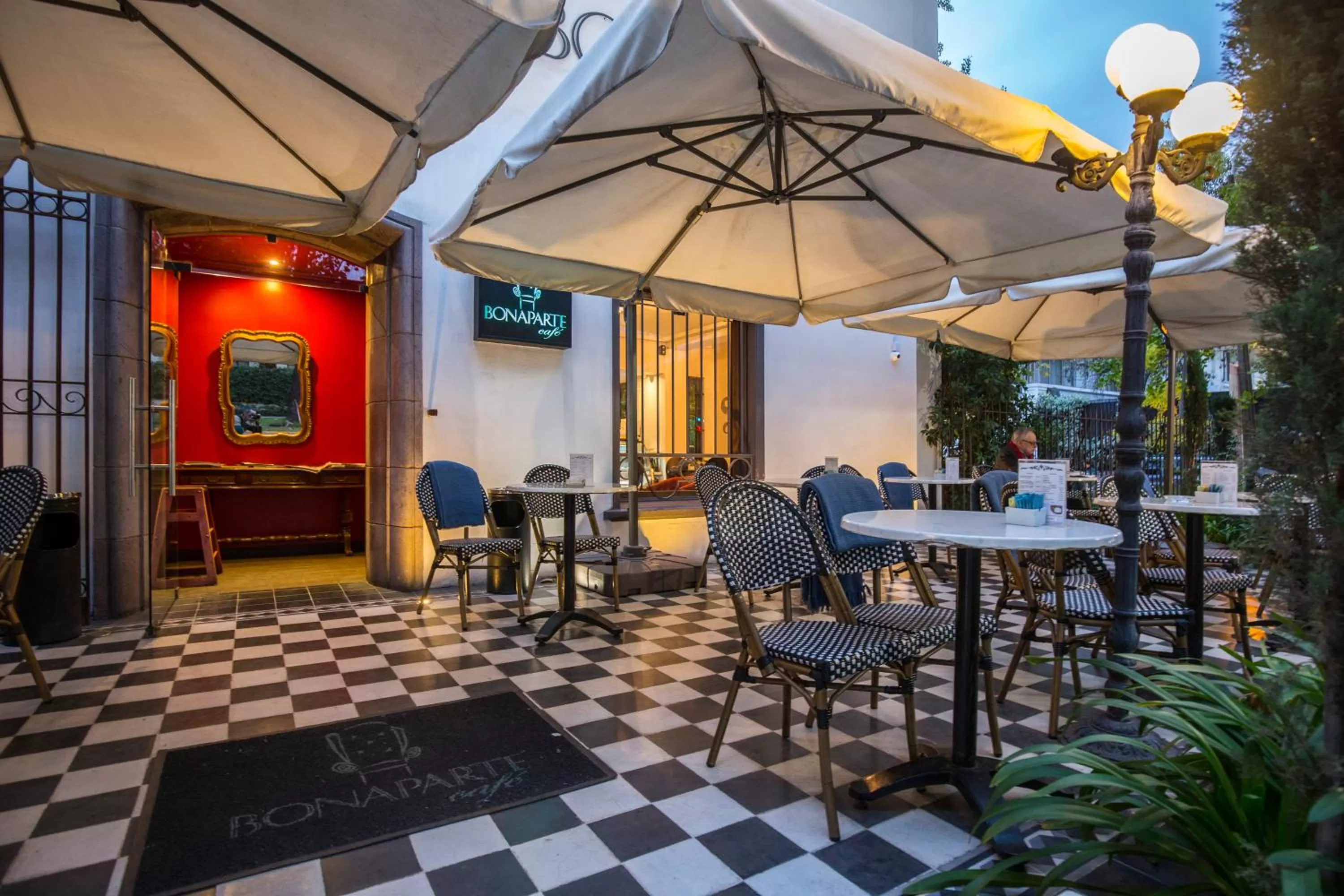 Area and facilities in Park Plaza Bonaparte Boutique