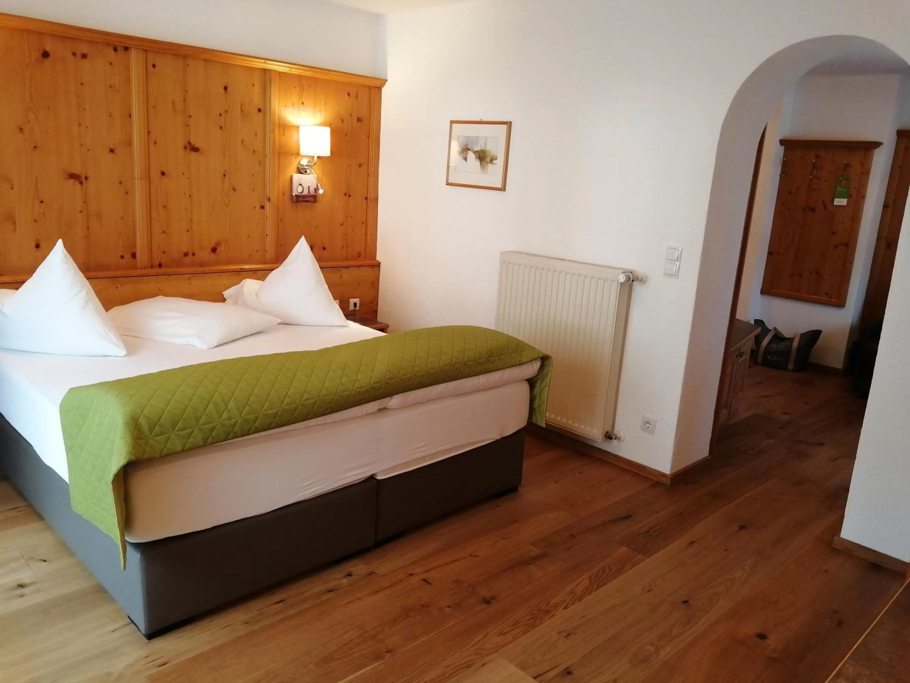 Photo of the whole room, Bed in Hotel Enzian