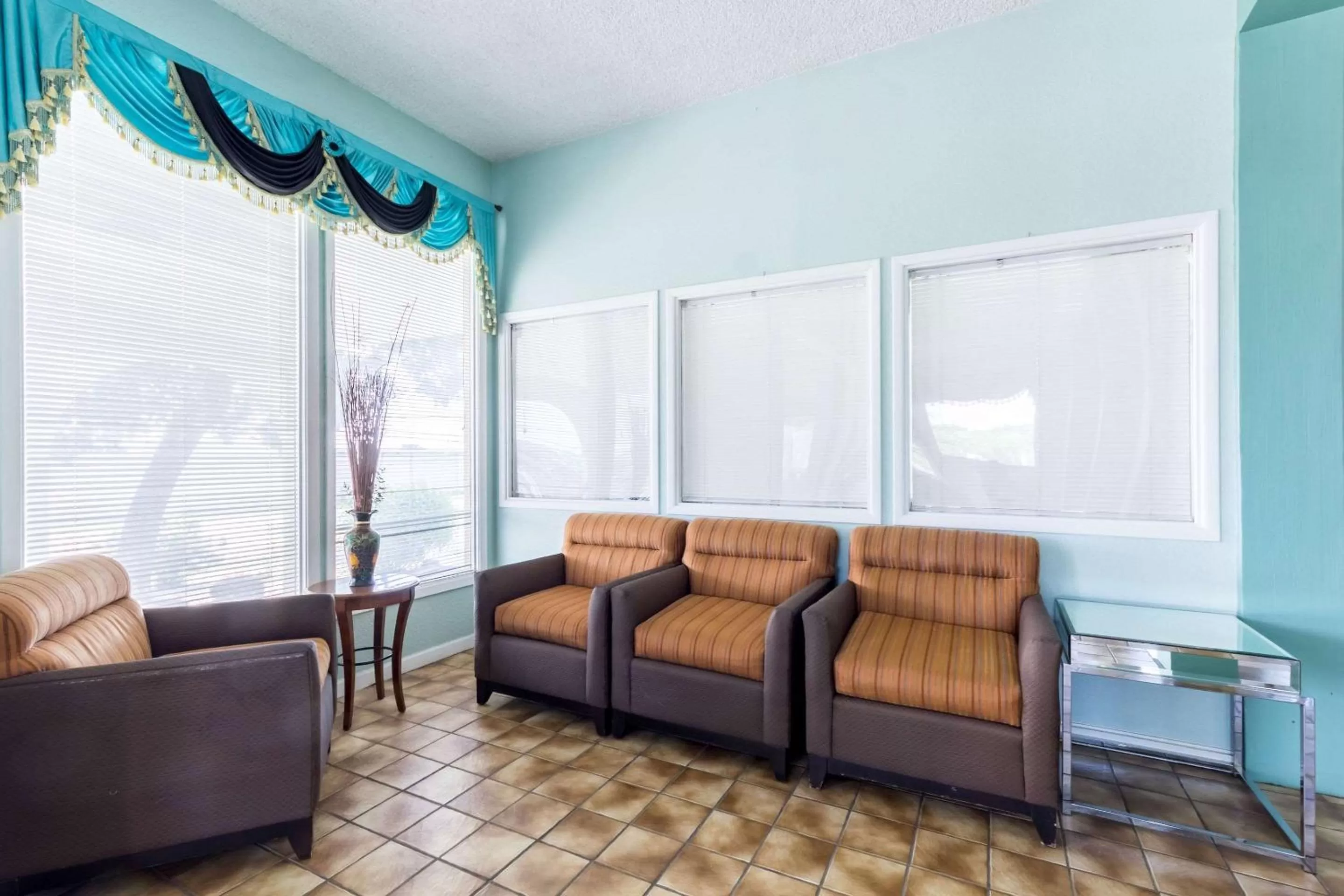 Lobby or reception in HillView Inn at Six Flags Fiesta