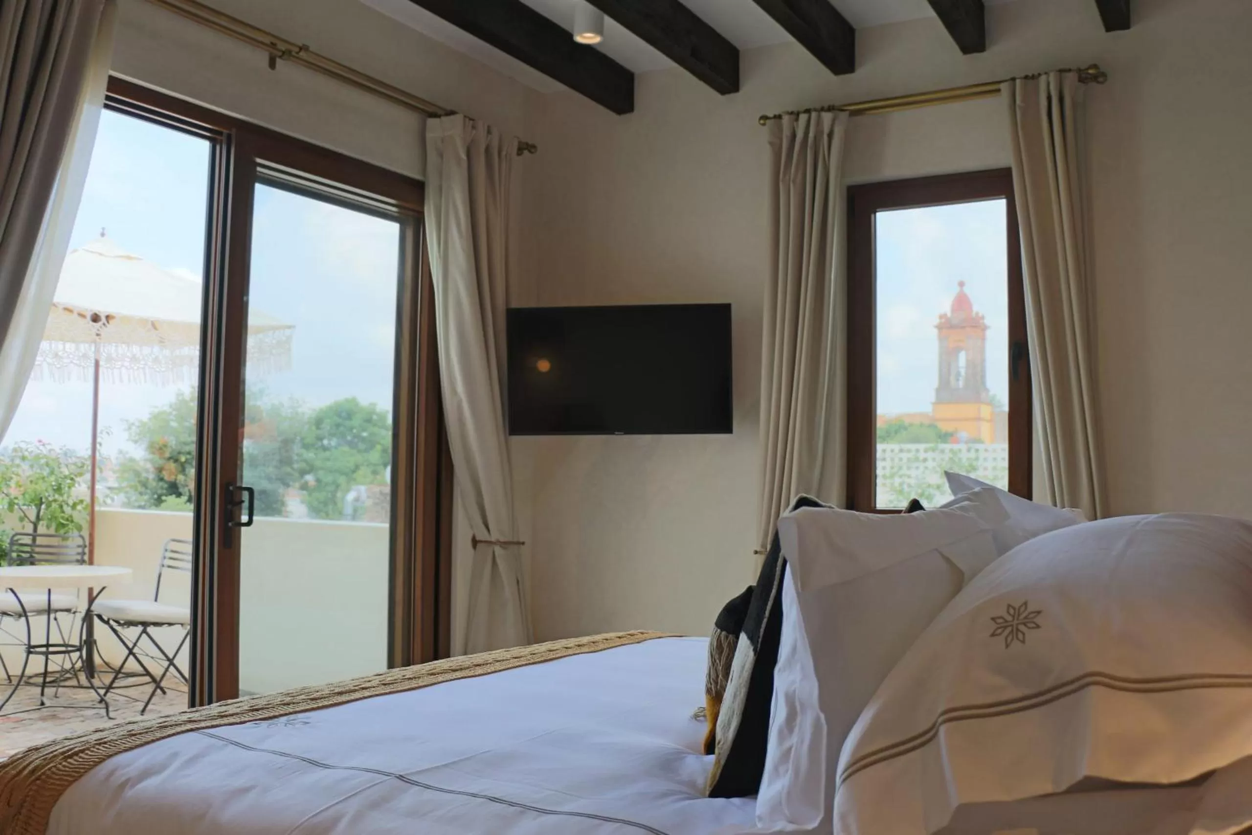 wedding, Bed in Cantera 1910 Hotel Boutique, Destination Hotel