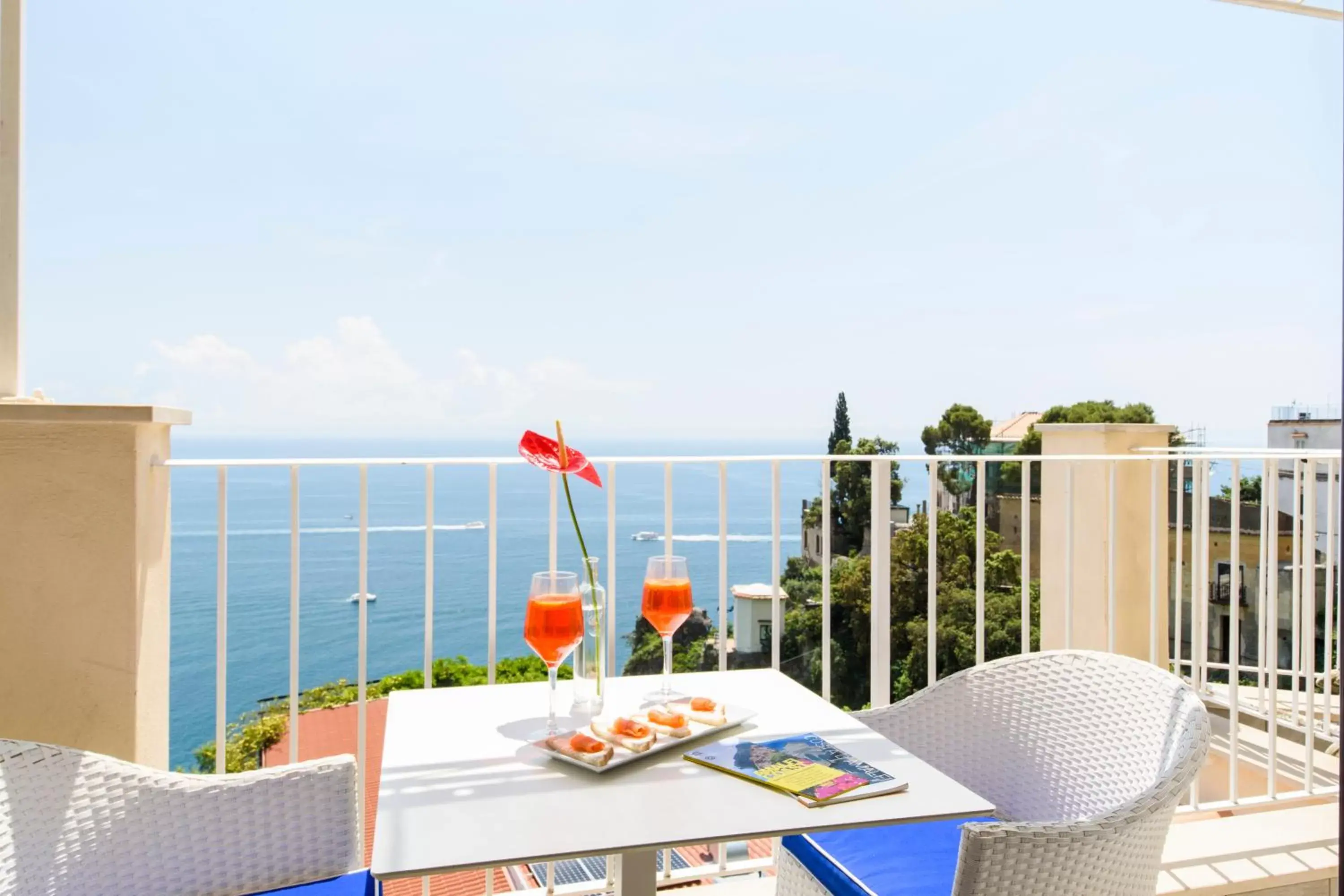 Junior Suite with Terrace and Sea View in Residenza Al Pesce D'Oro Junior Suite with Terrace and Sea View in Residenza Al Pesce D'Oro