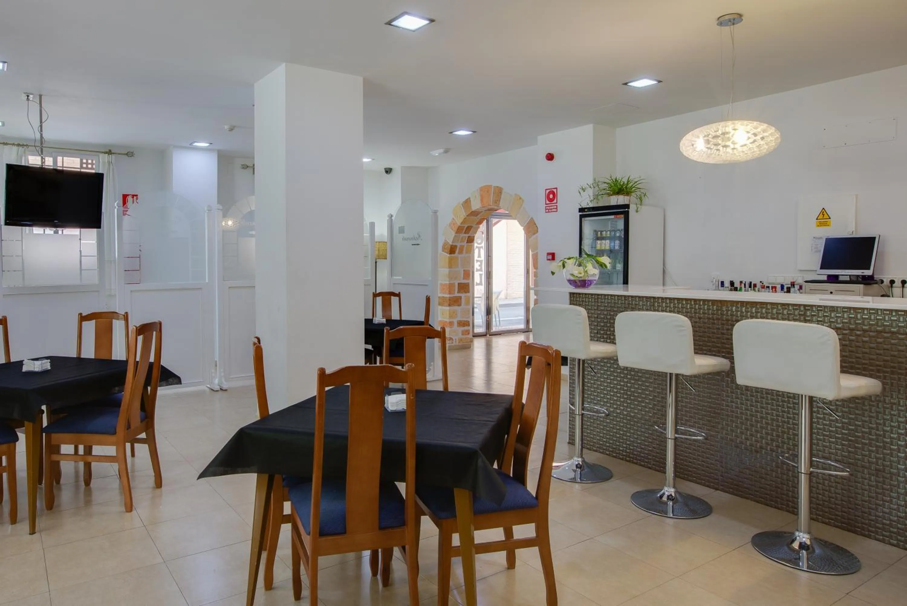 Restaurant/places to eat in Hotel Felix