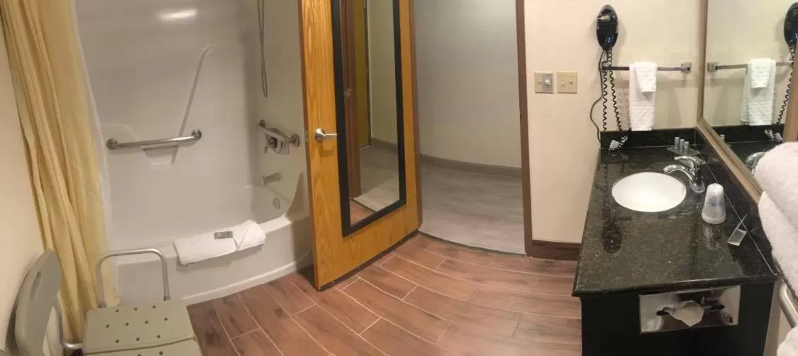 Shower in Best Western Mt. Hood Inn