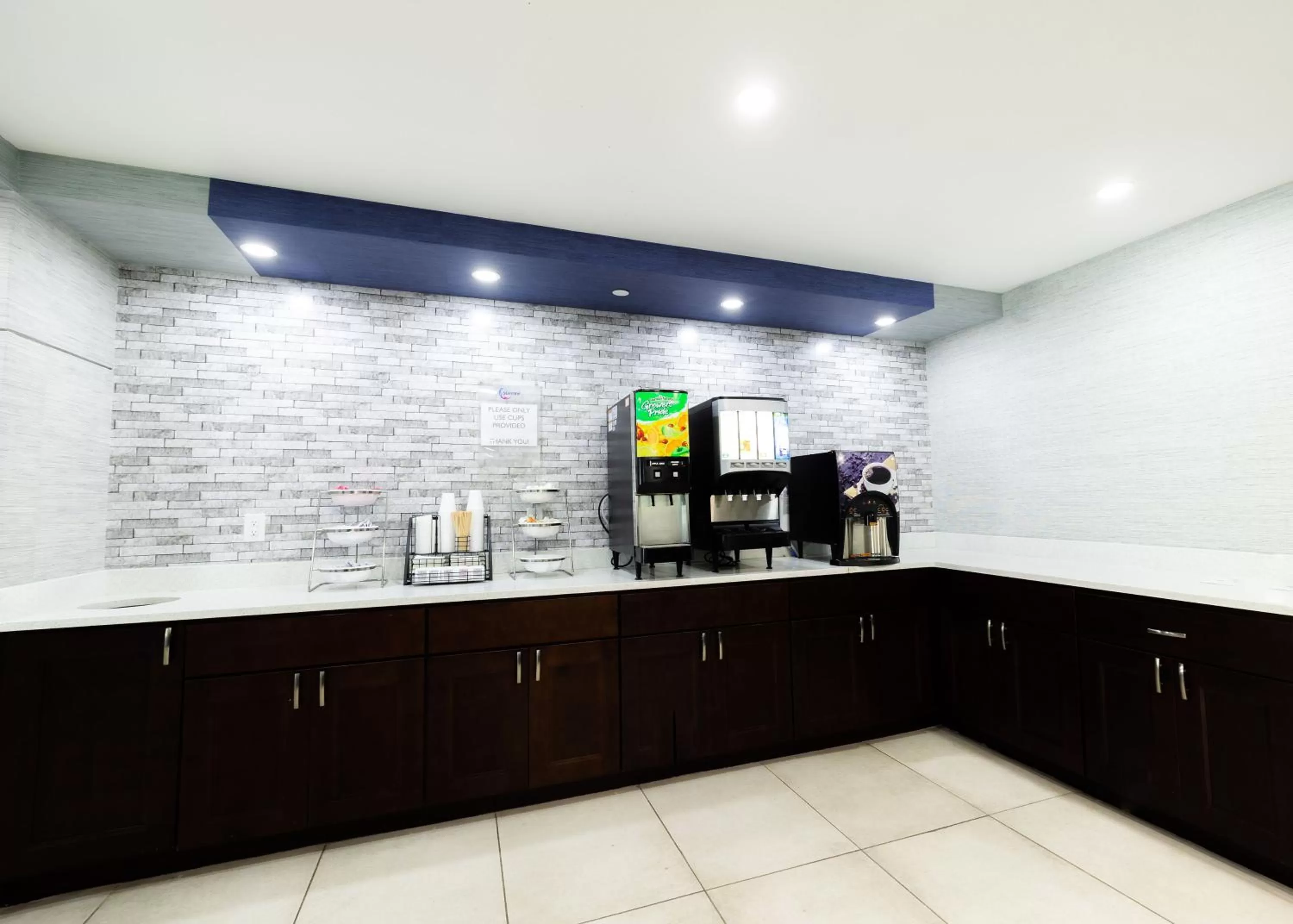 Coffee/tea facilities in Seaview Hotel