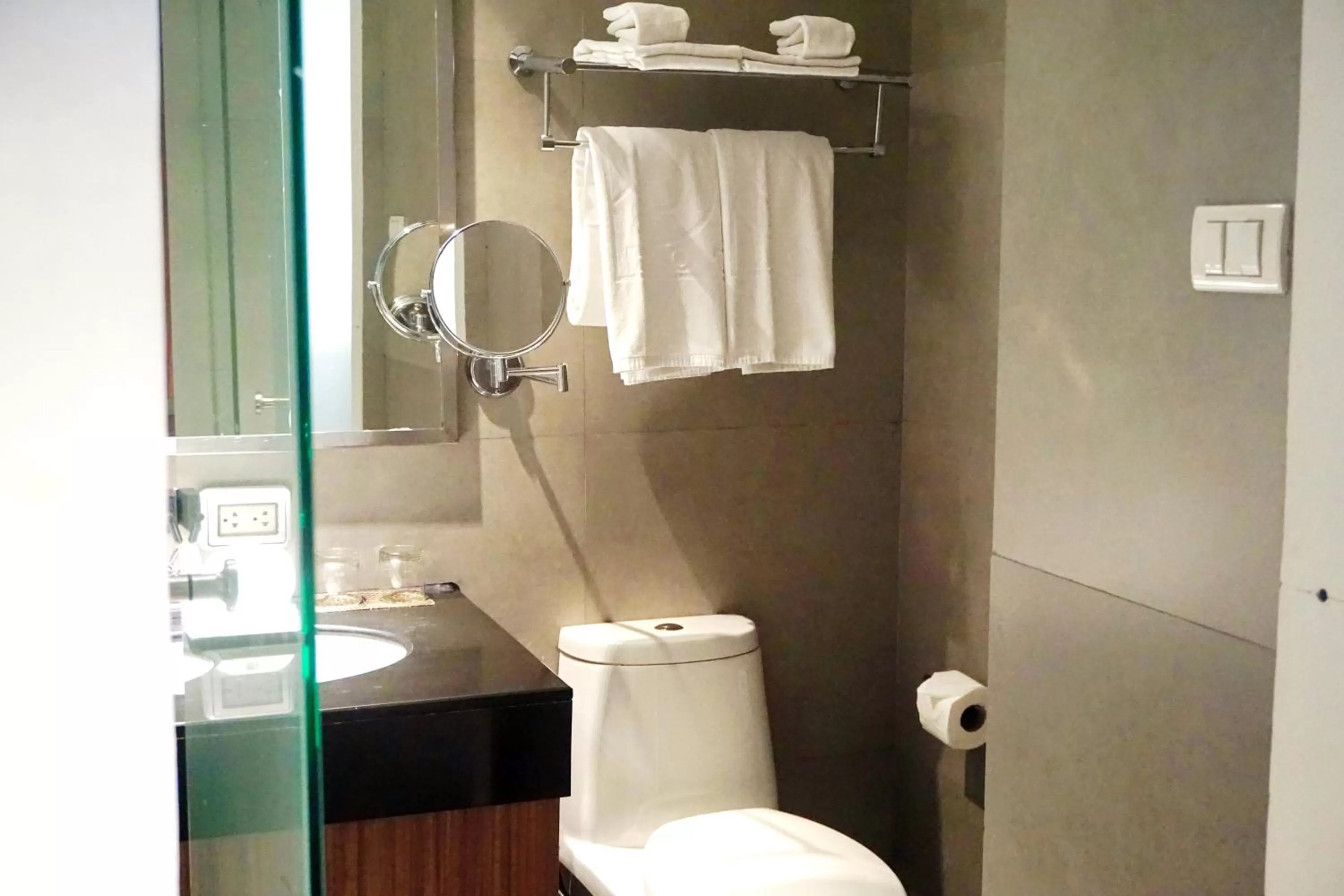 Bathroom in S33 Compact Sukhumvit Hotel