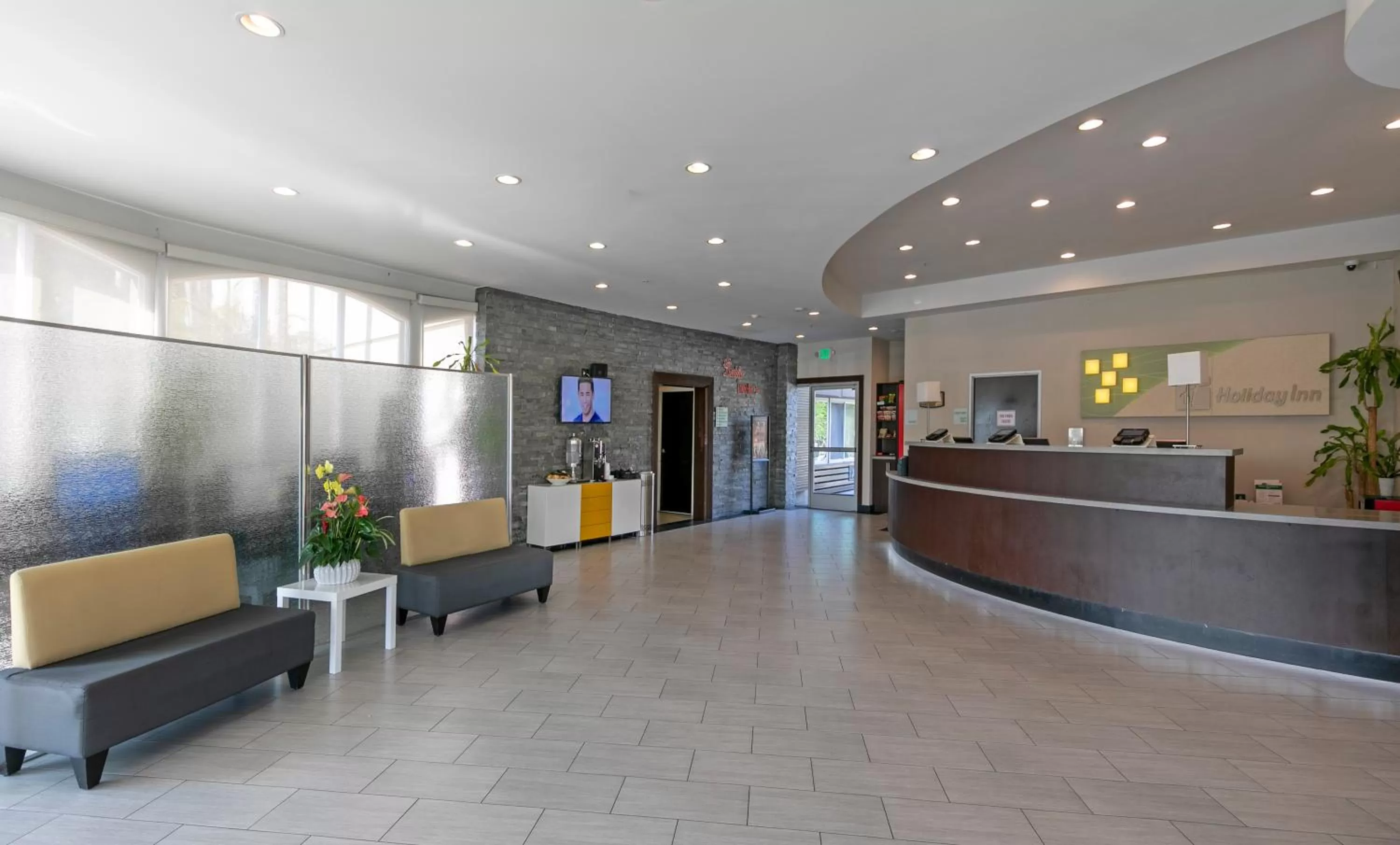 Lobby or reception in Holiday Inn West Covina by IHG