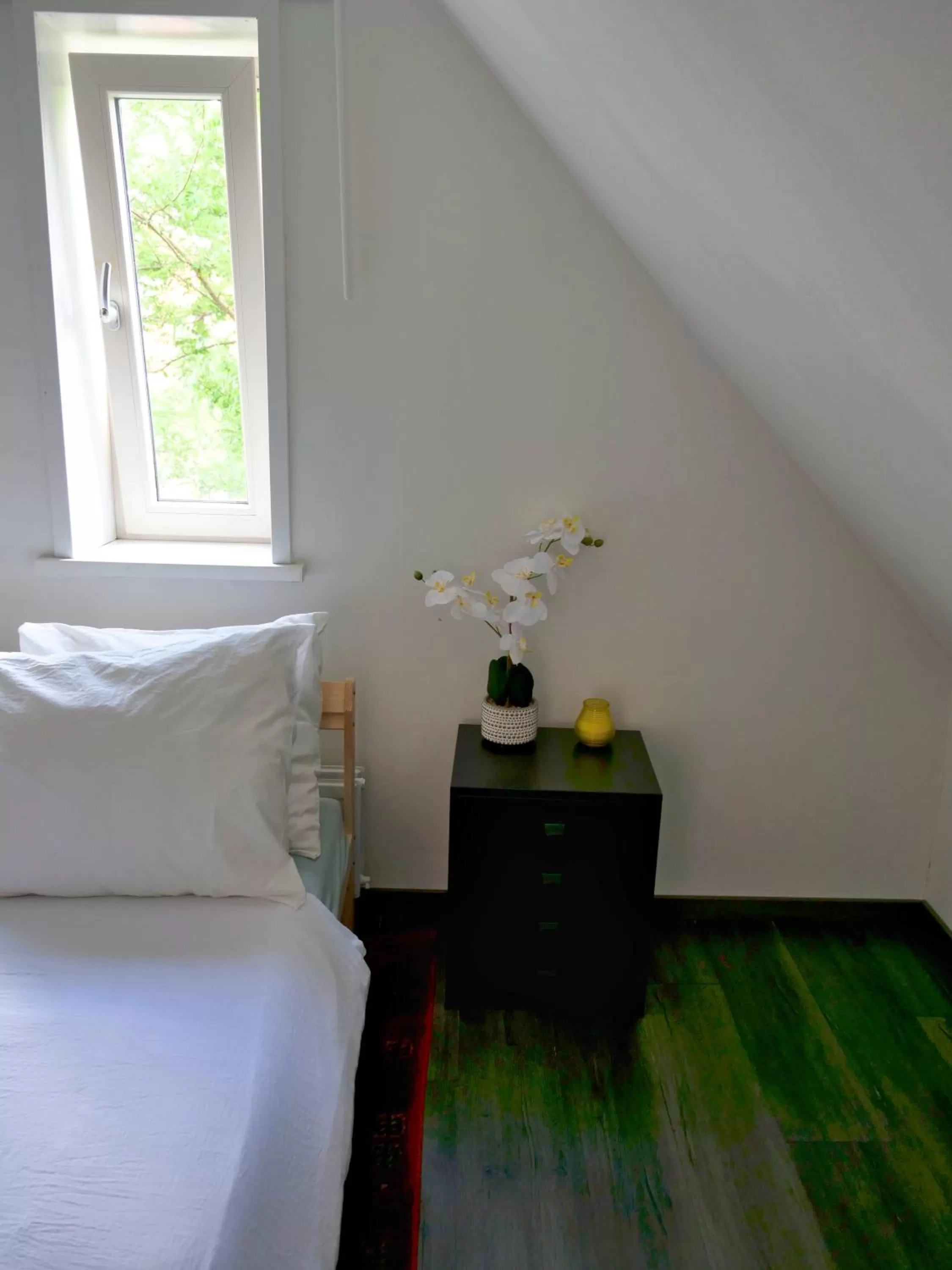 Bedroom, Bed in The Diesel Bed and Breakfast