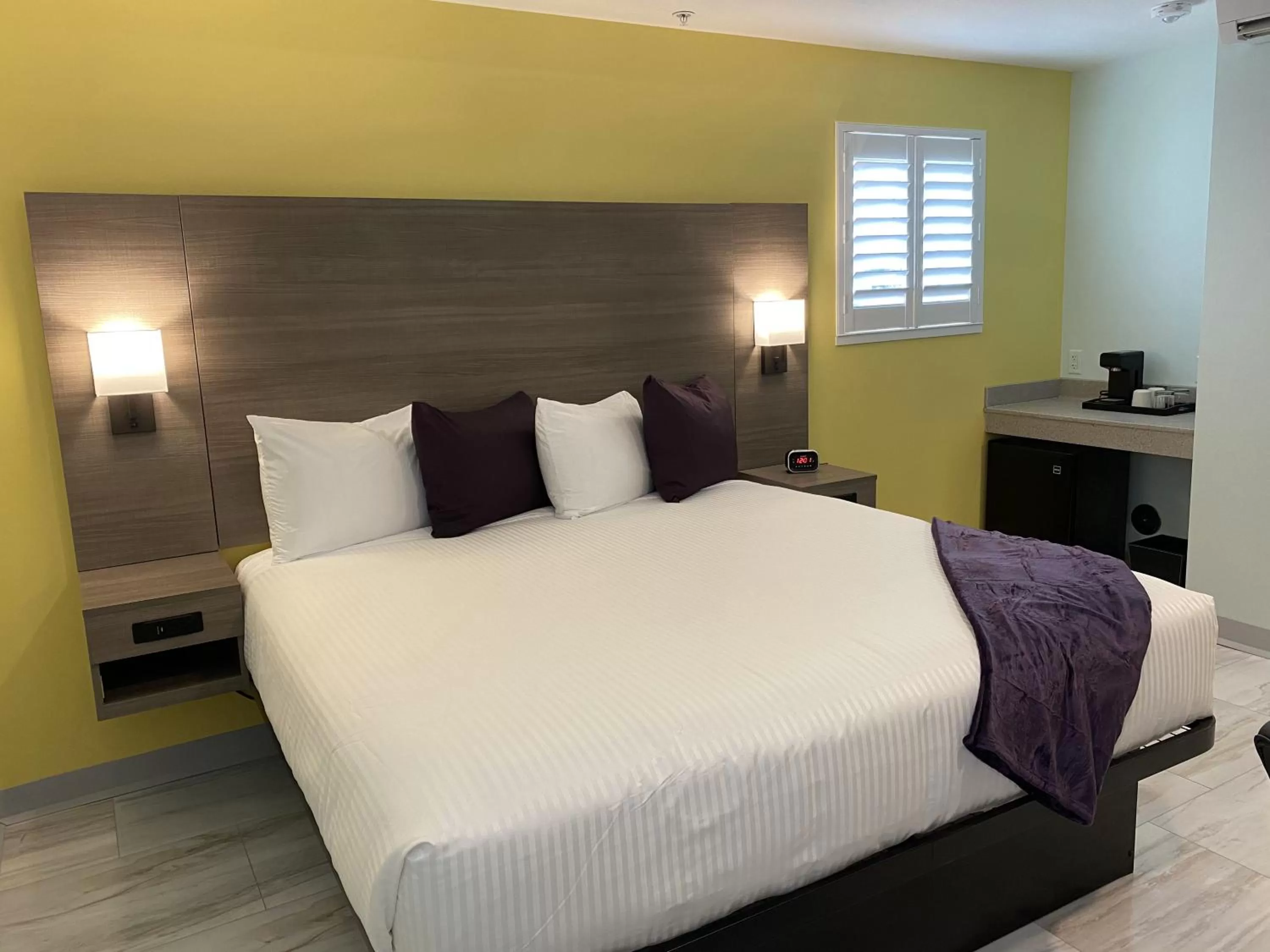 Bed in Worthington of Logan