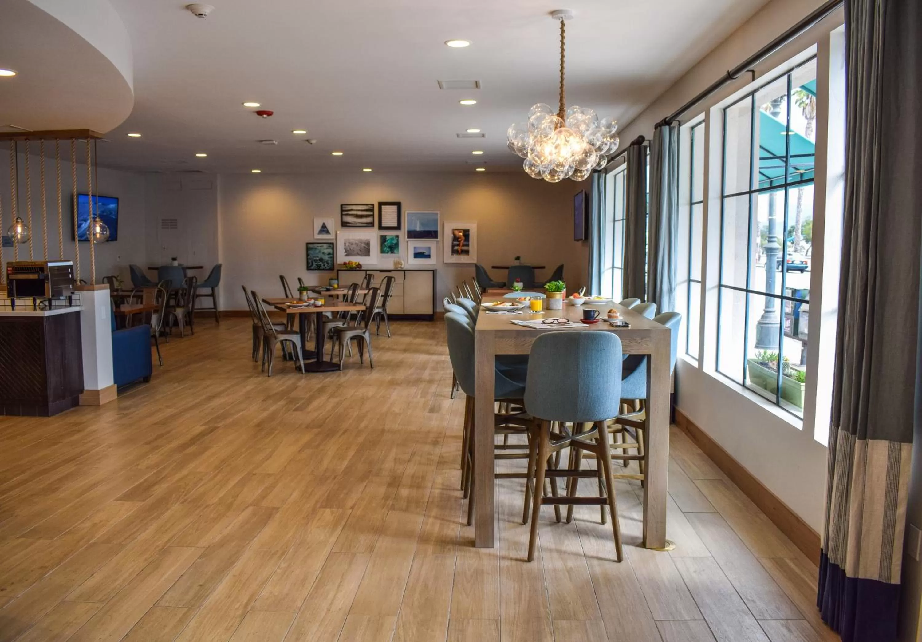 Dining area in Beachside Inn