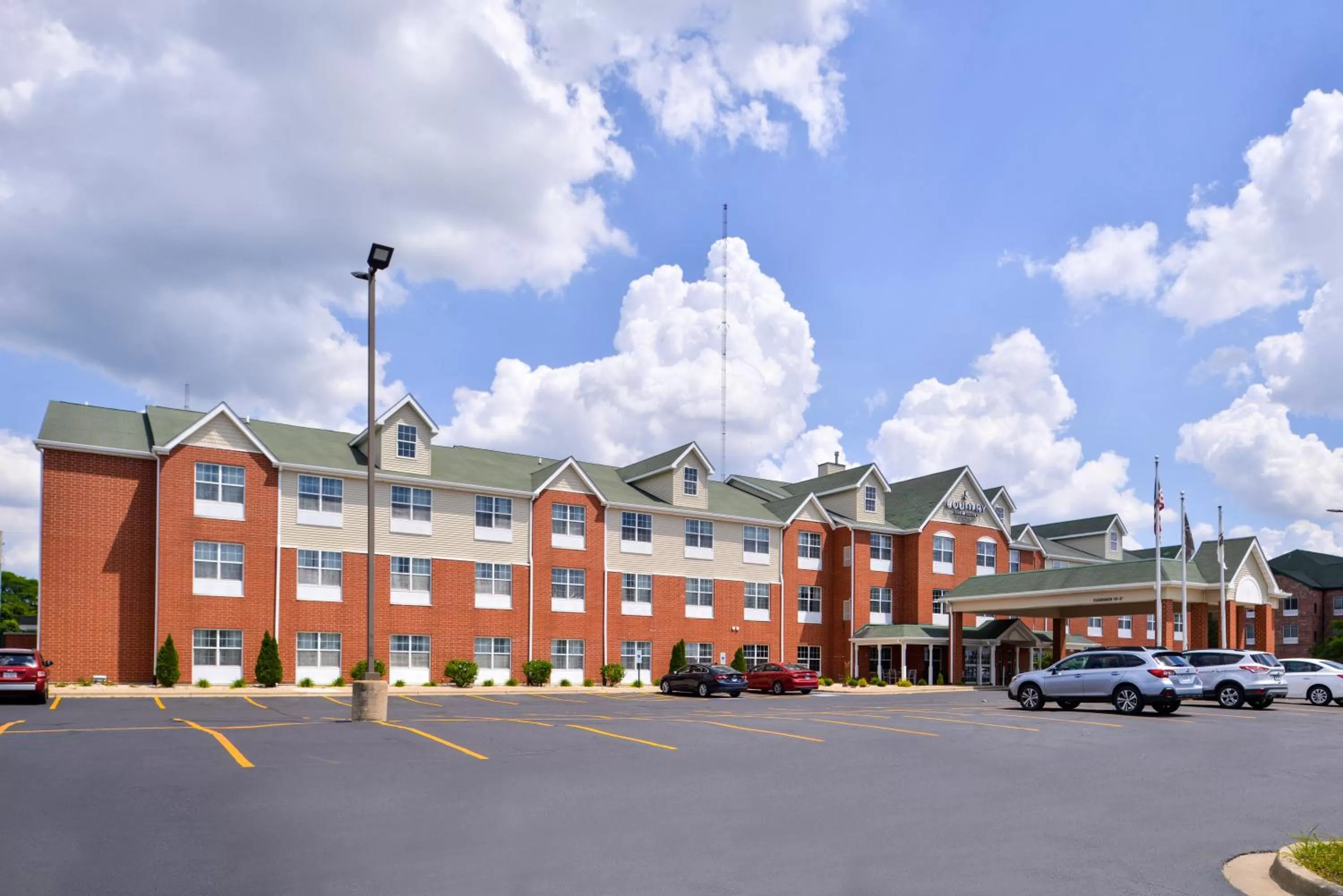 Property building in Country Inn & Suites by Radisson, Tinley Park, IL