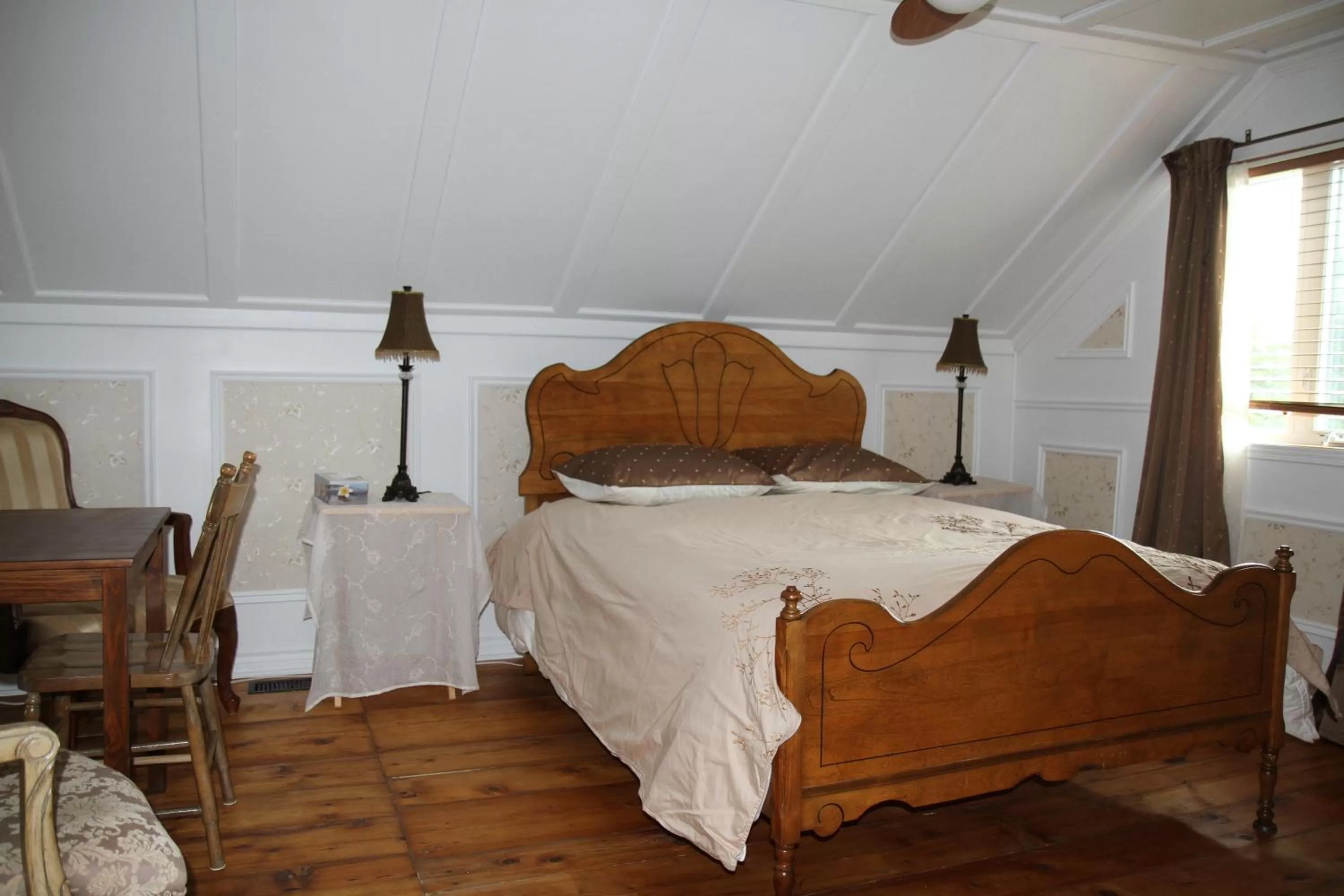 Photo of the whole room, Bed in Gite chez Gilles Lévesque