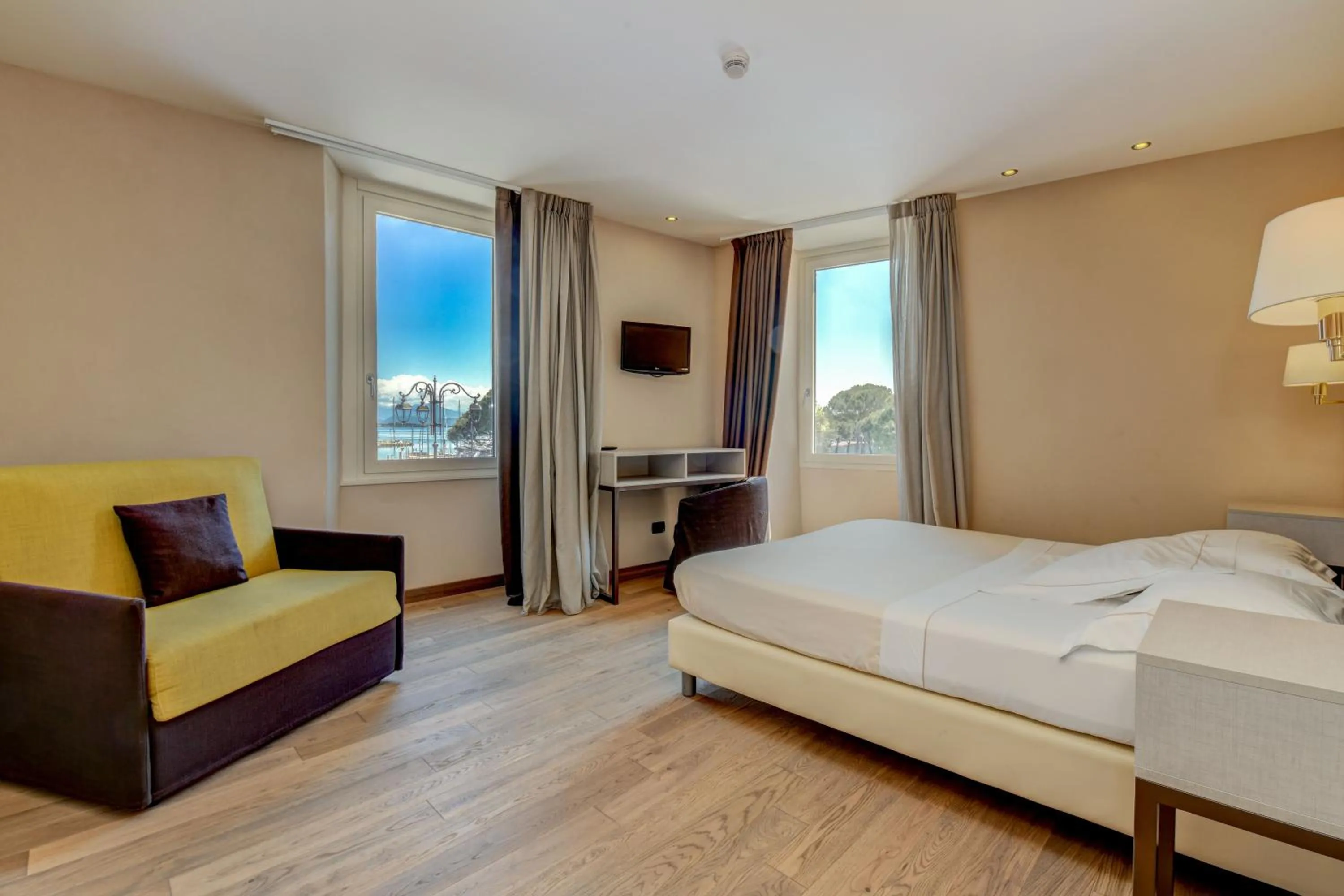 Bed in Hotel Tripoli
