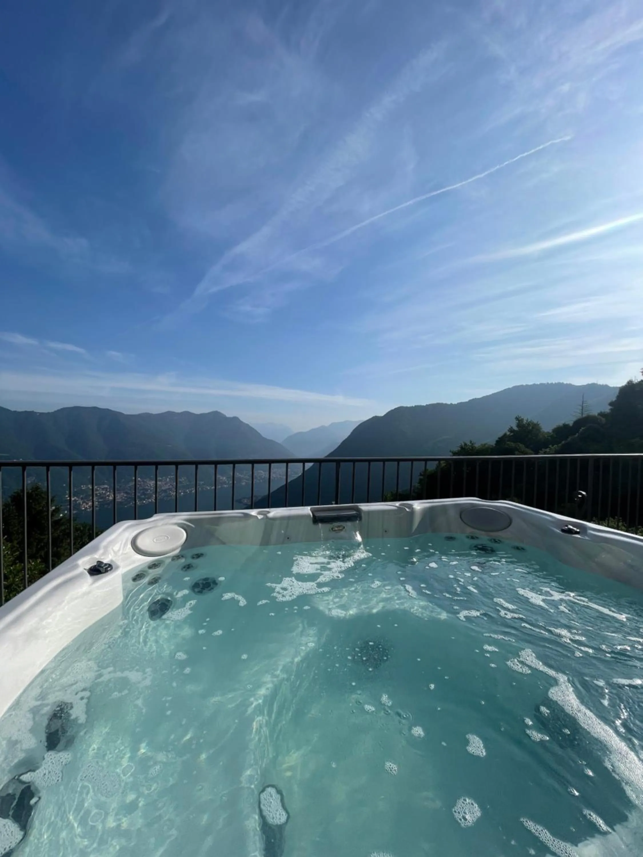 Hot Tub in Hotel Paradiso Como