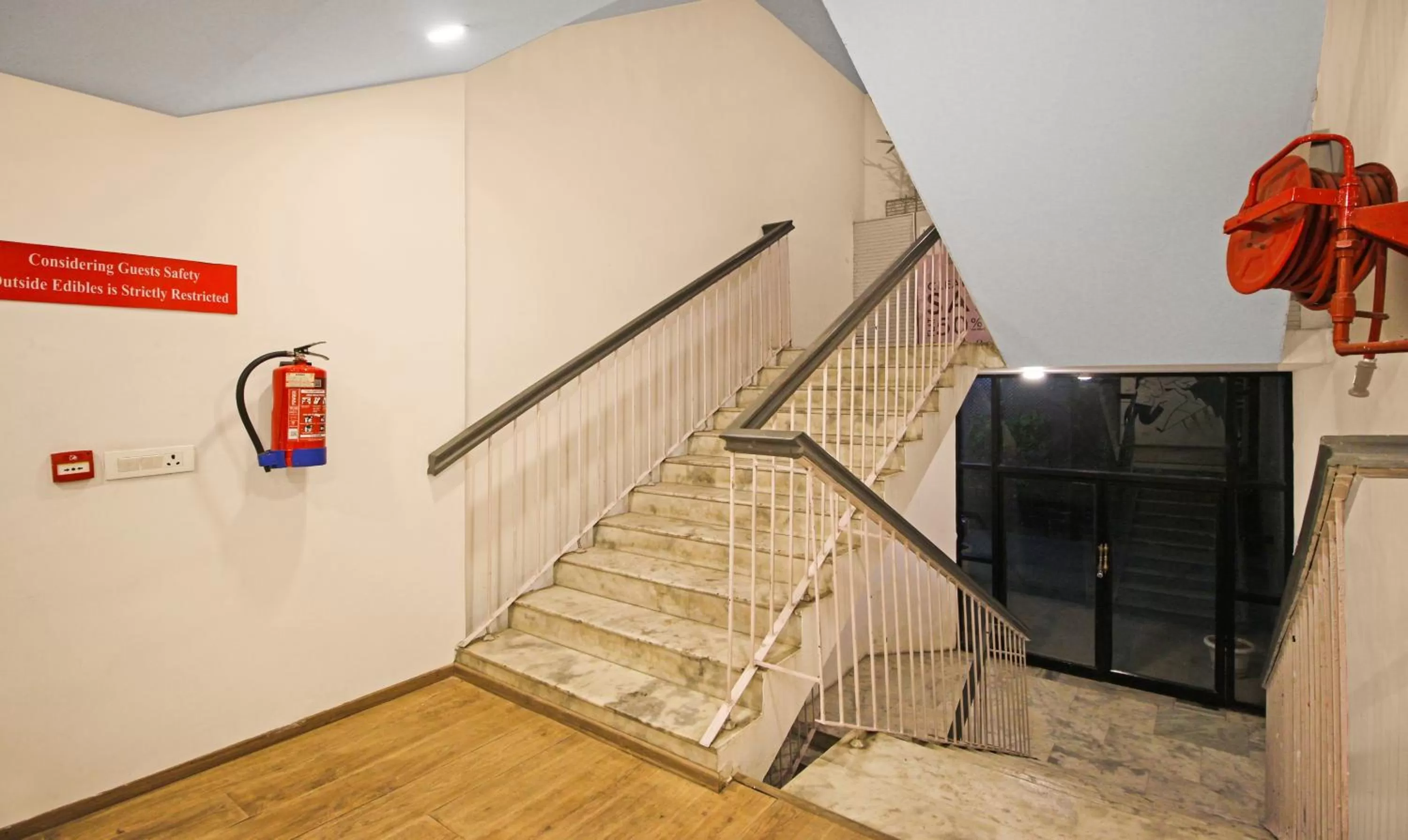 Lobby or reception in Treebo Grand Legacy Shahenshah