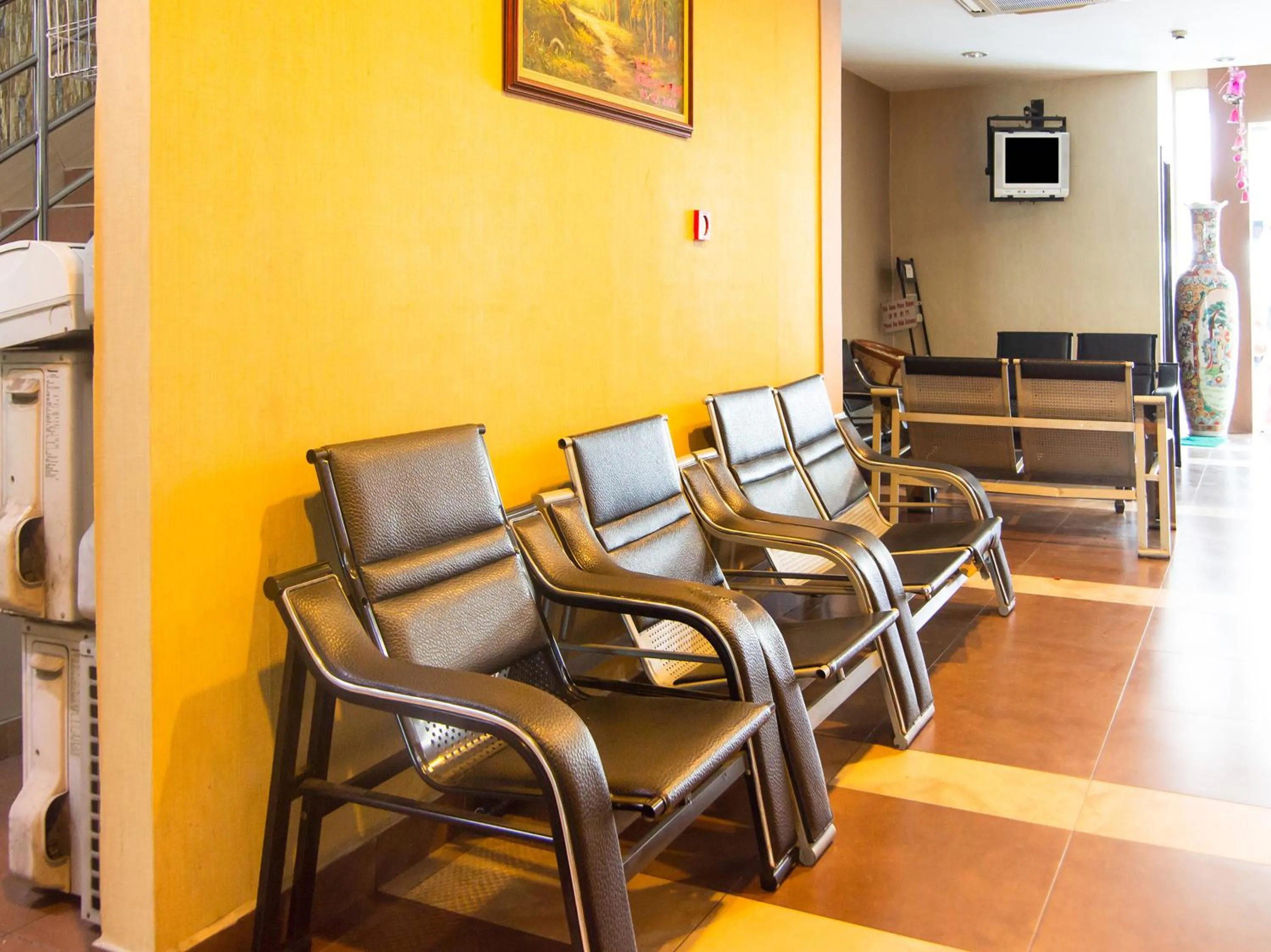 Seating Area in OYO 89408 Royal Hotel