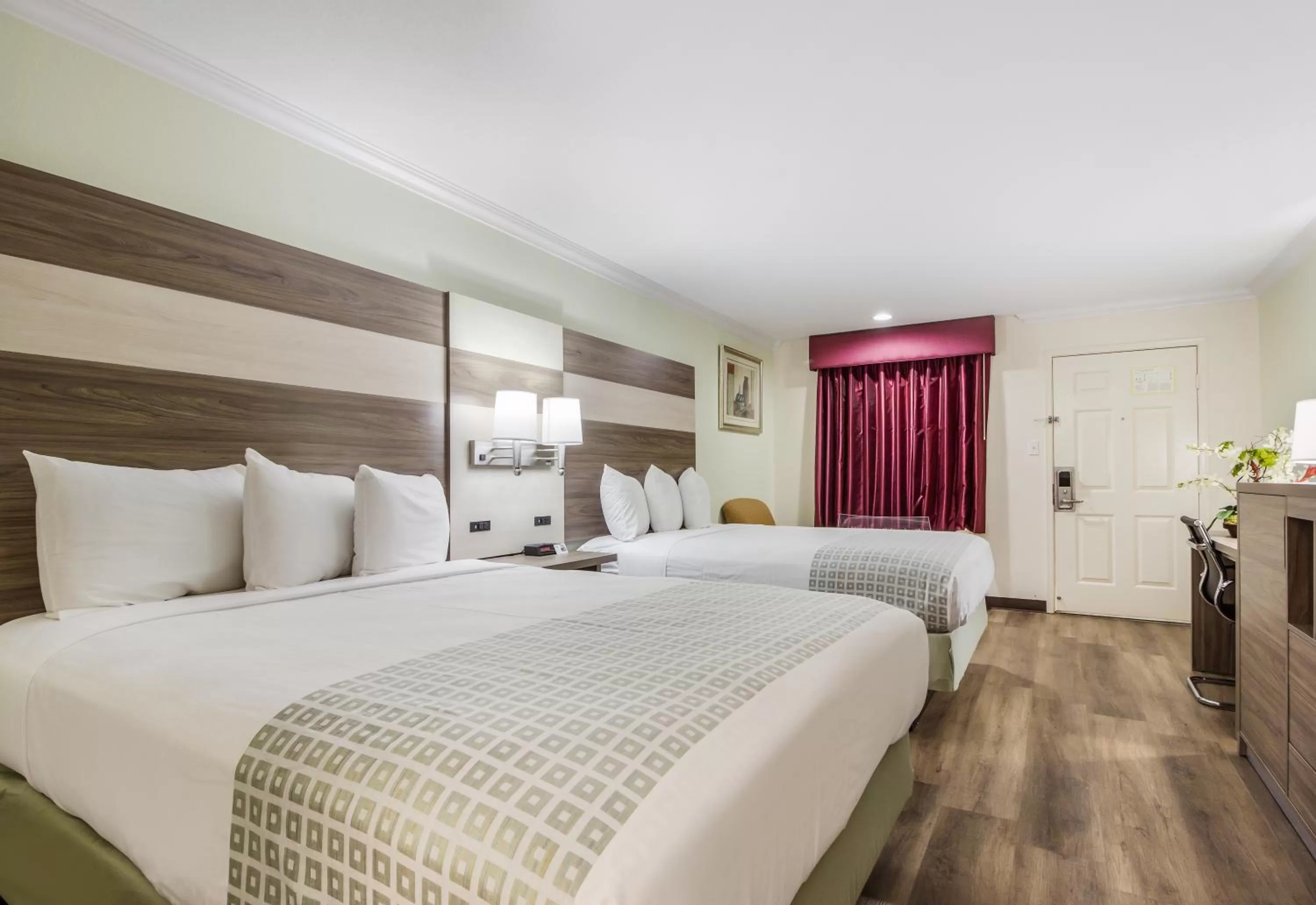 Bed in Americas Best Value Inn Columbus