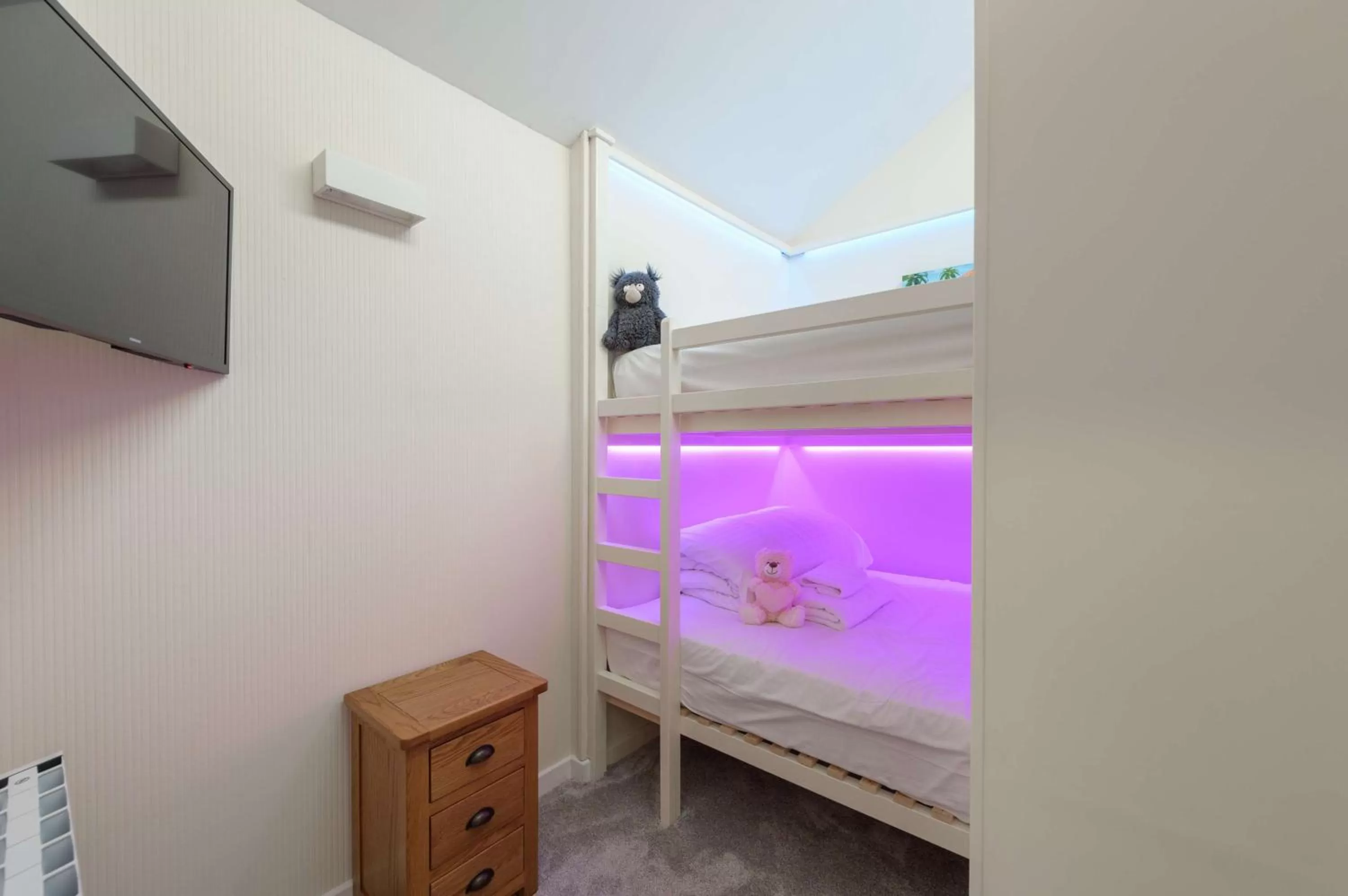 TV and multimedia, Bed in Best Western Fowey Valley