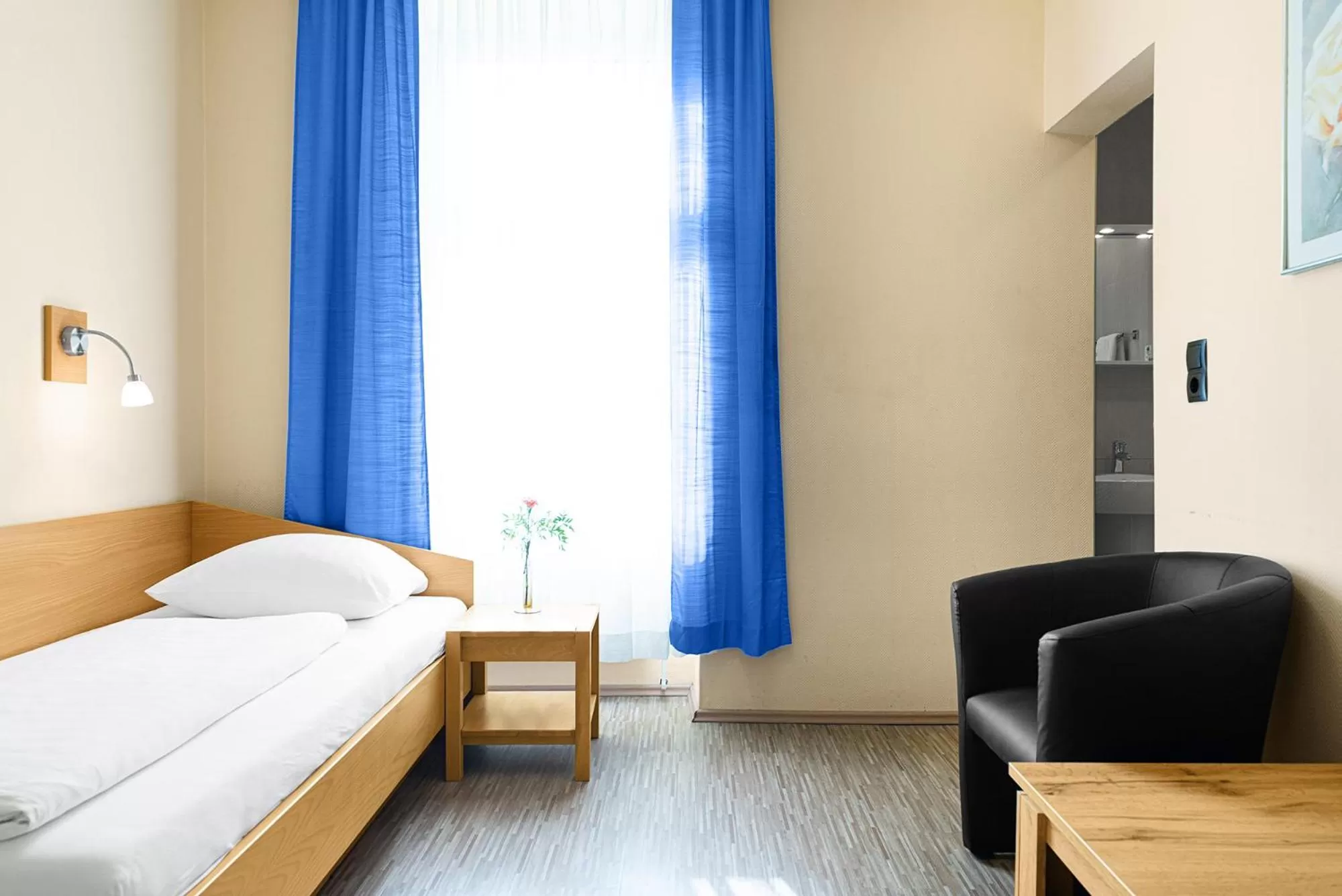 Photo of the whole room, Bed in Hotel-Pension Wild