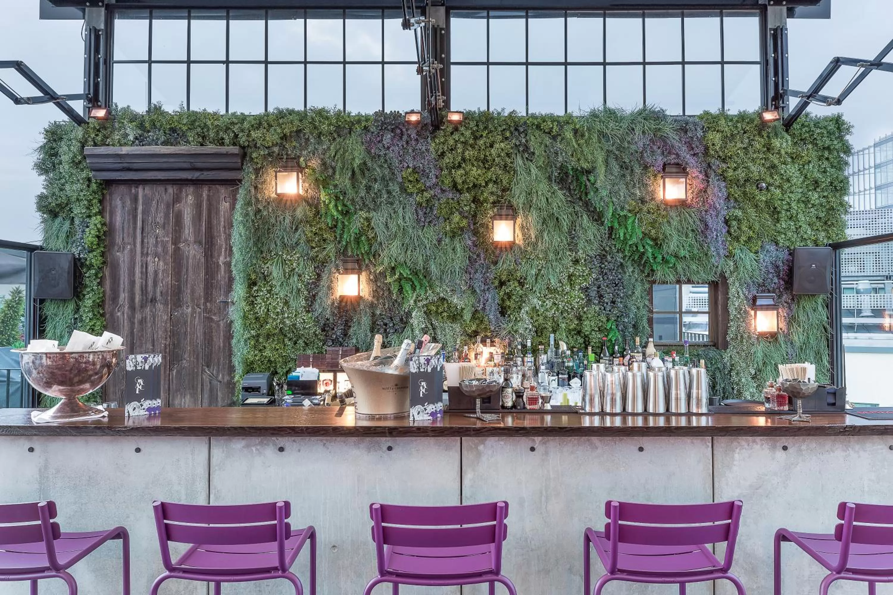 Restaurant/places to eat in Hotel Zoo Berlin