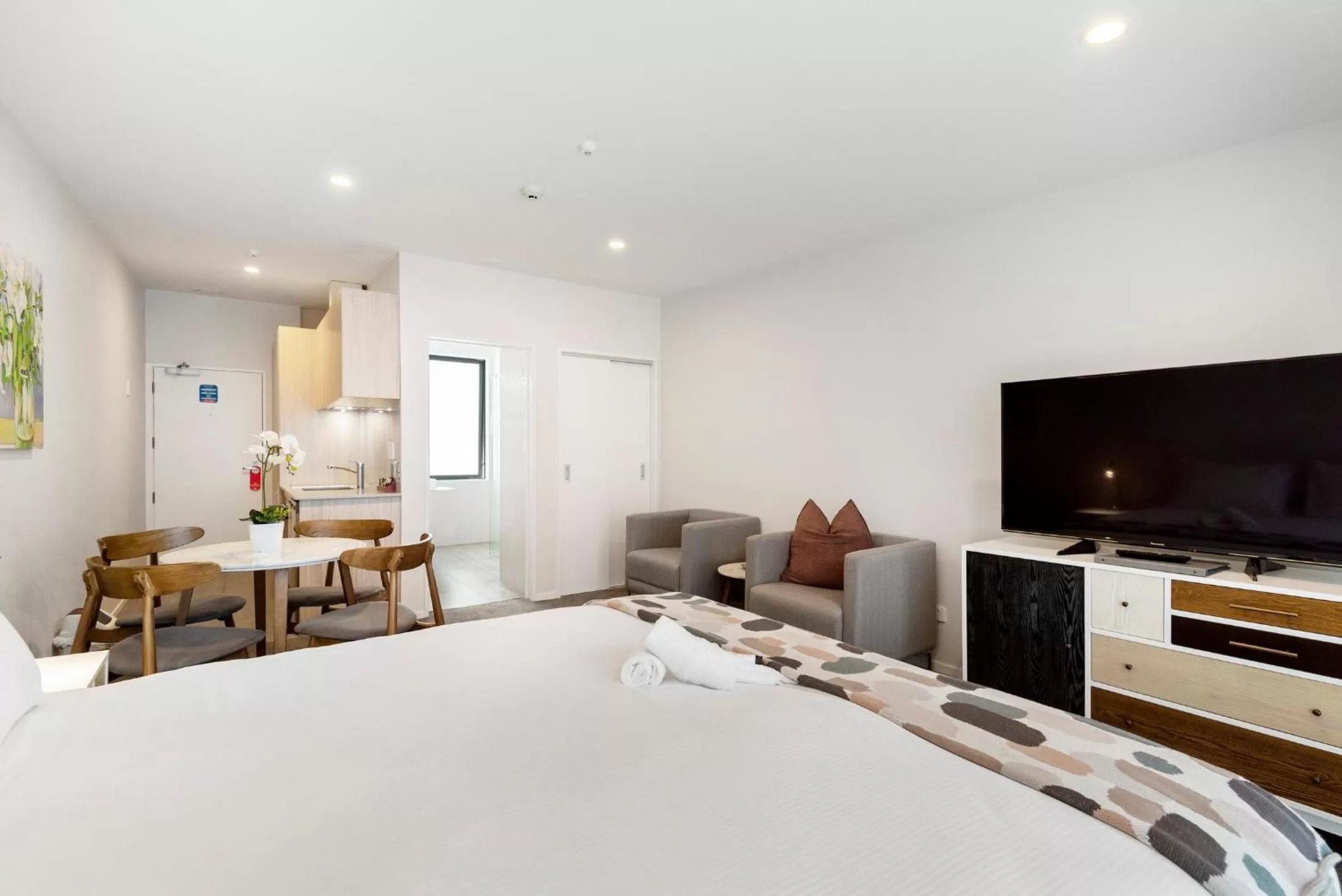 Photo of the whole room in FERNZ Motel & Apartments Birkenhead