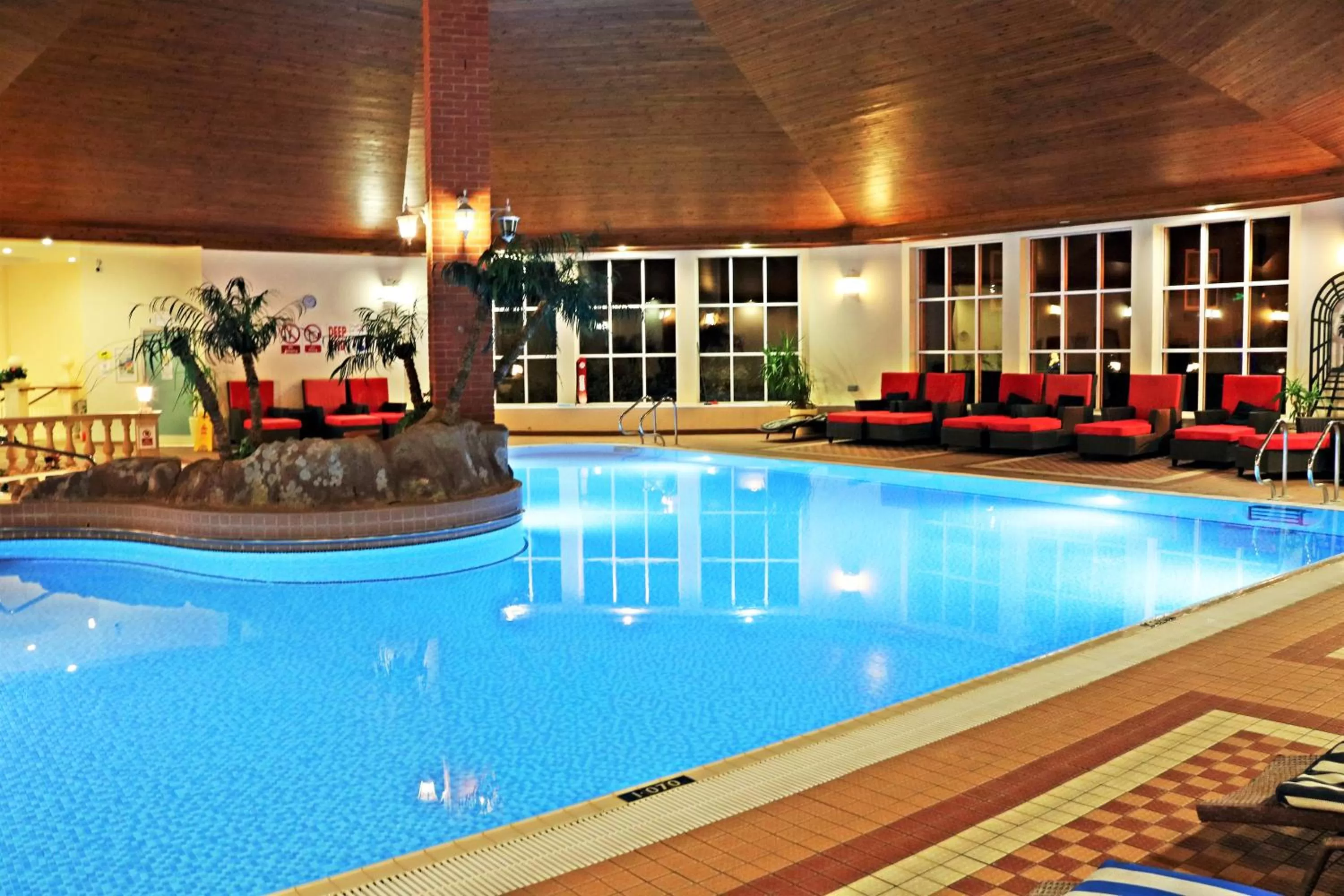 Swimming pool in Muthu Belstead Brook Hotel