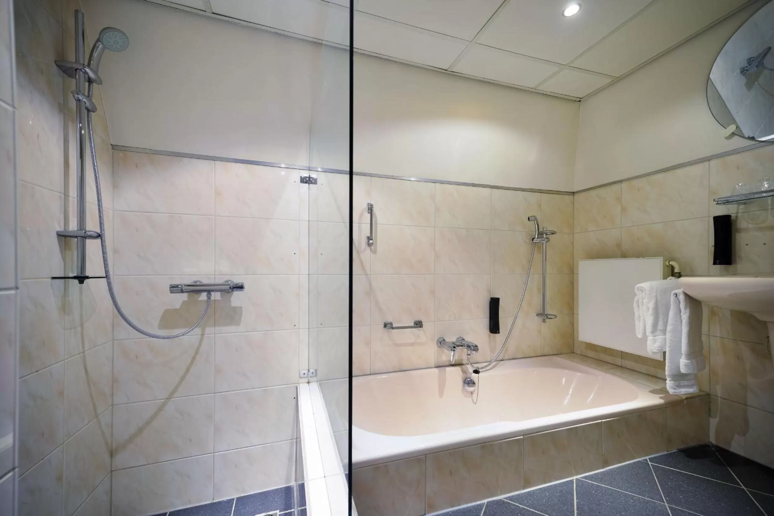 Bathroom in Fletcher Hotel Restaurant Epe-Zwolle