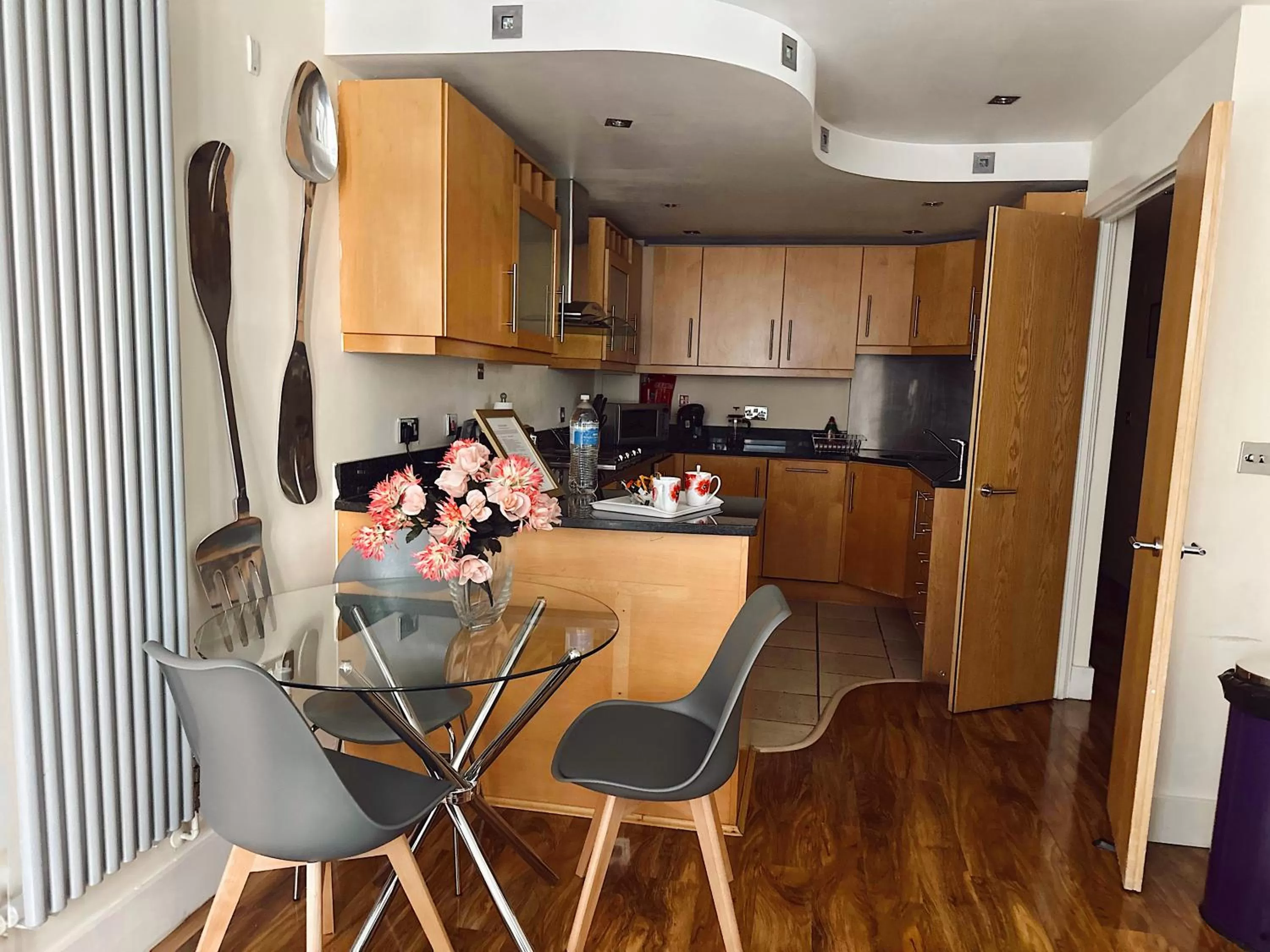 Kitchen or kitchenette in Canary Wharf - Luxury Apartments