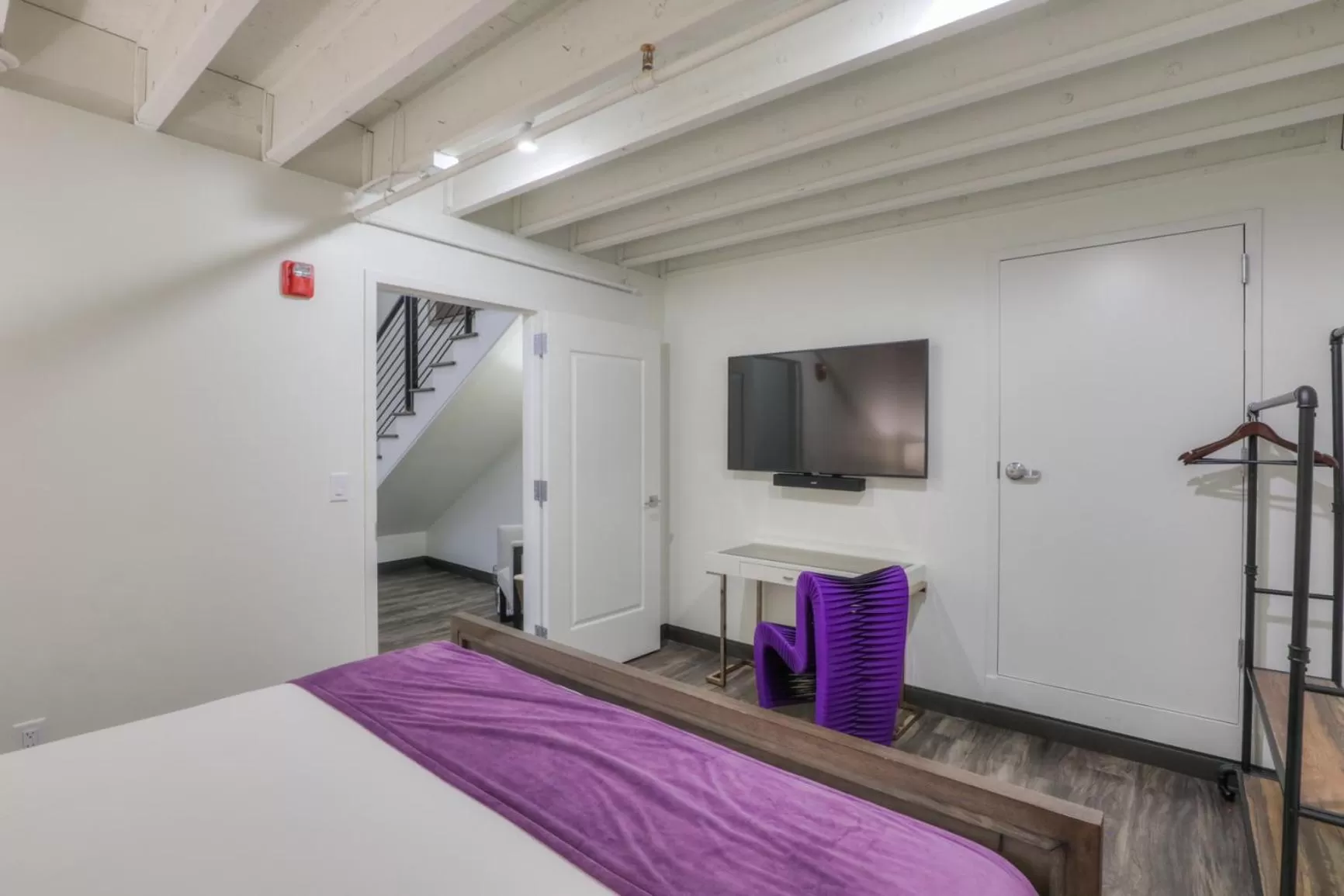 Photo of the whole room, Bed in Studio 154 Hotel