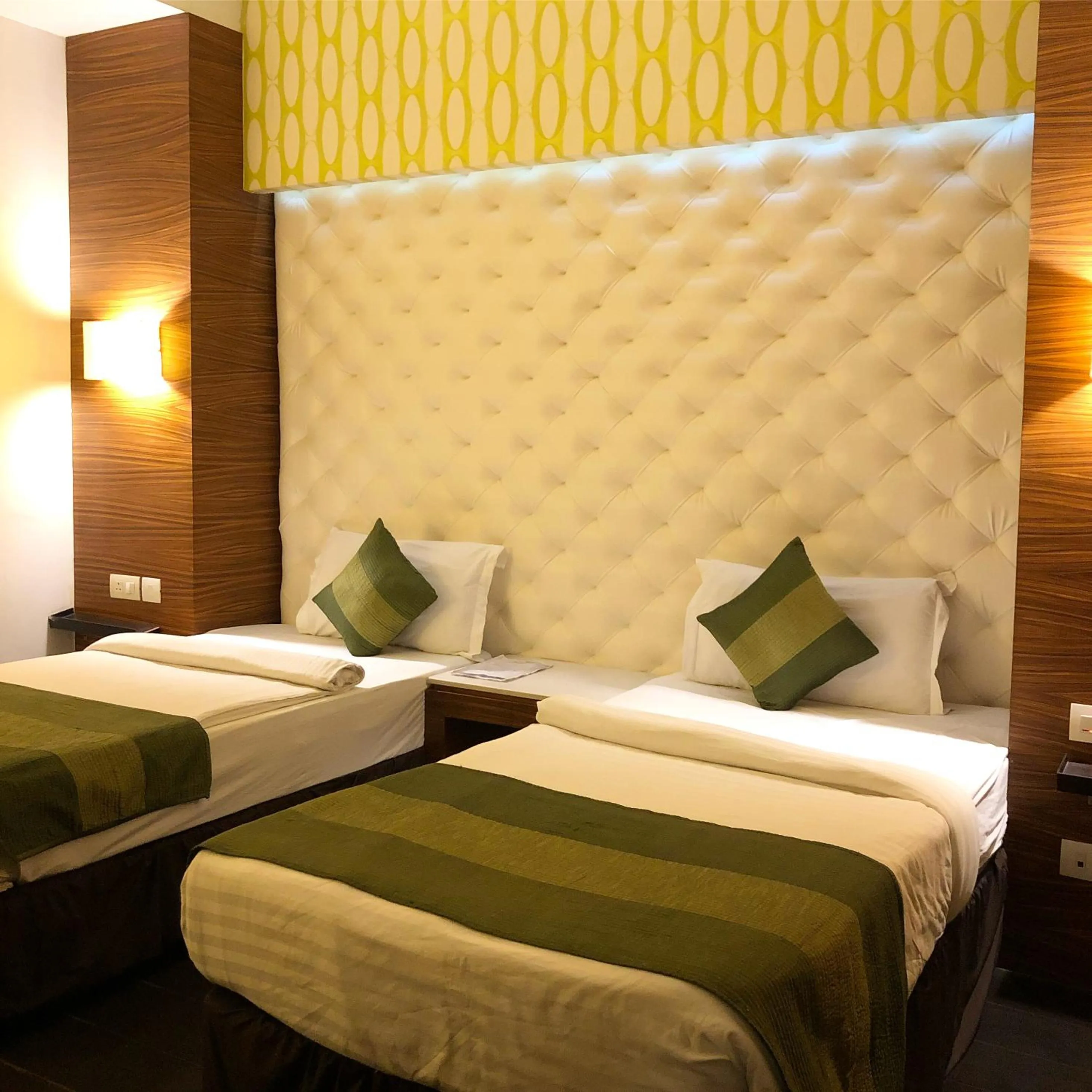 Property building, Bed in Hotel Ivory 32