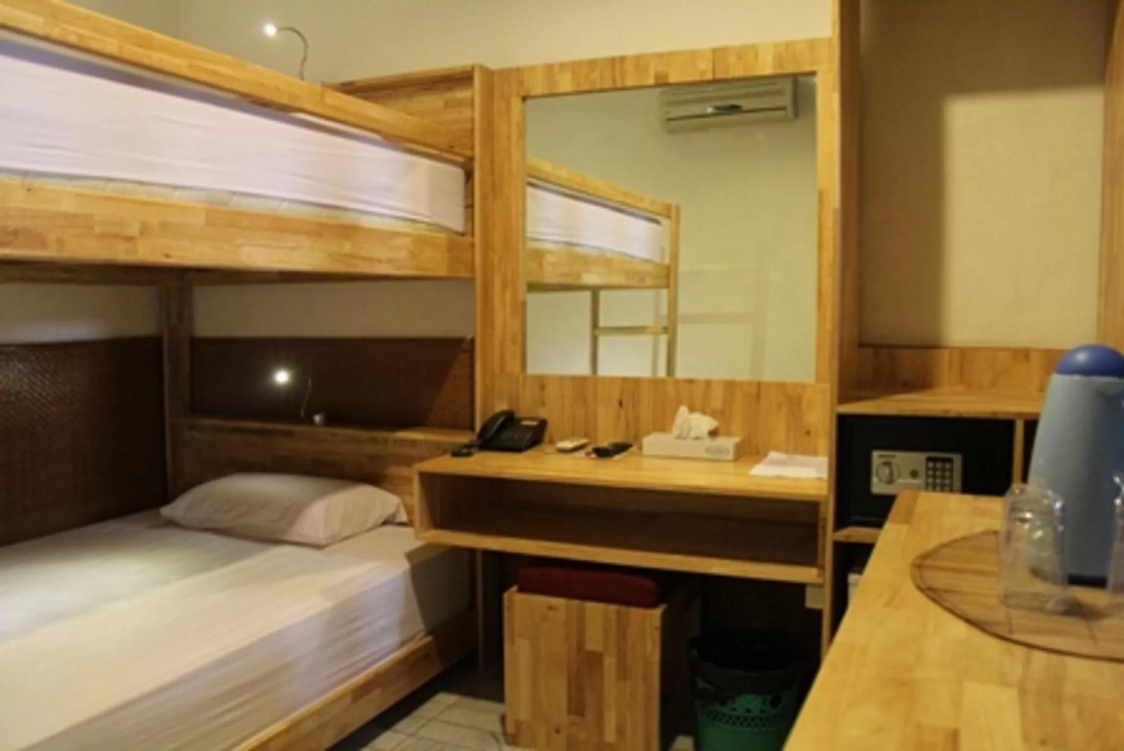 Photo of the whole room, Bed in Hotel Karthi Kuta