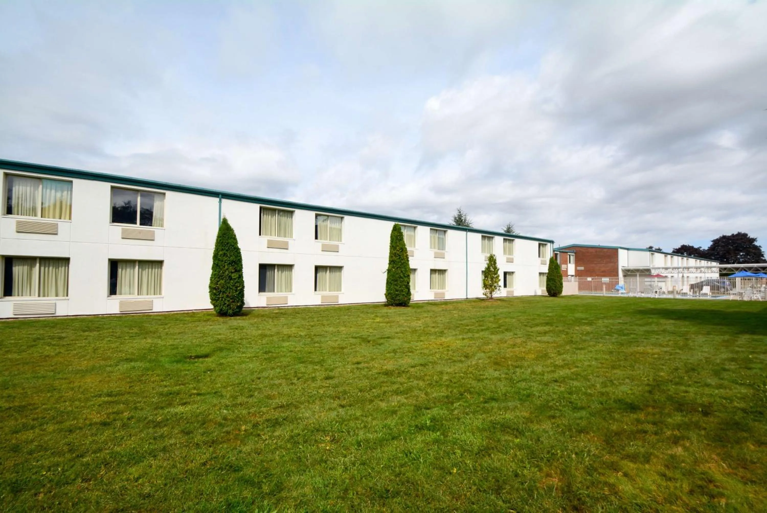 Property building in Motel 6-Warwick, RI - Providence Airport - I-95