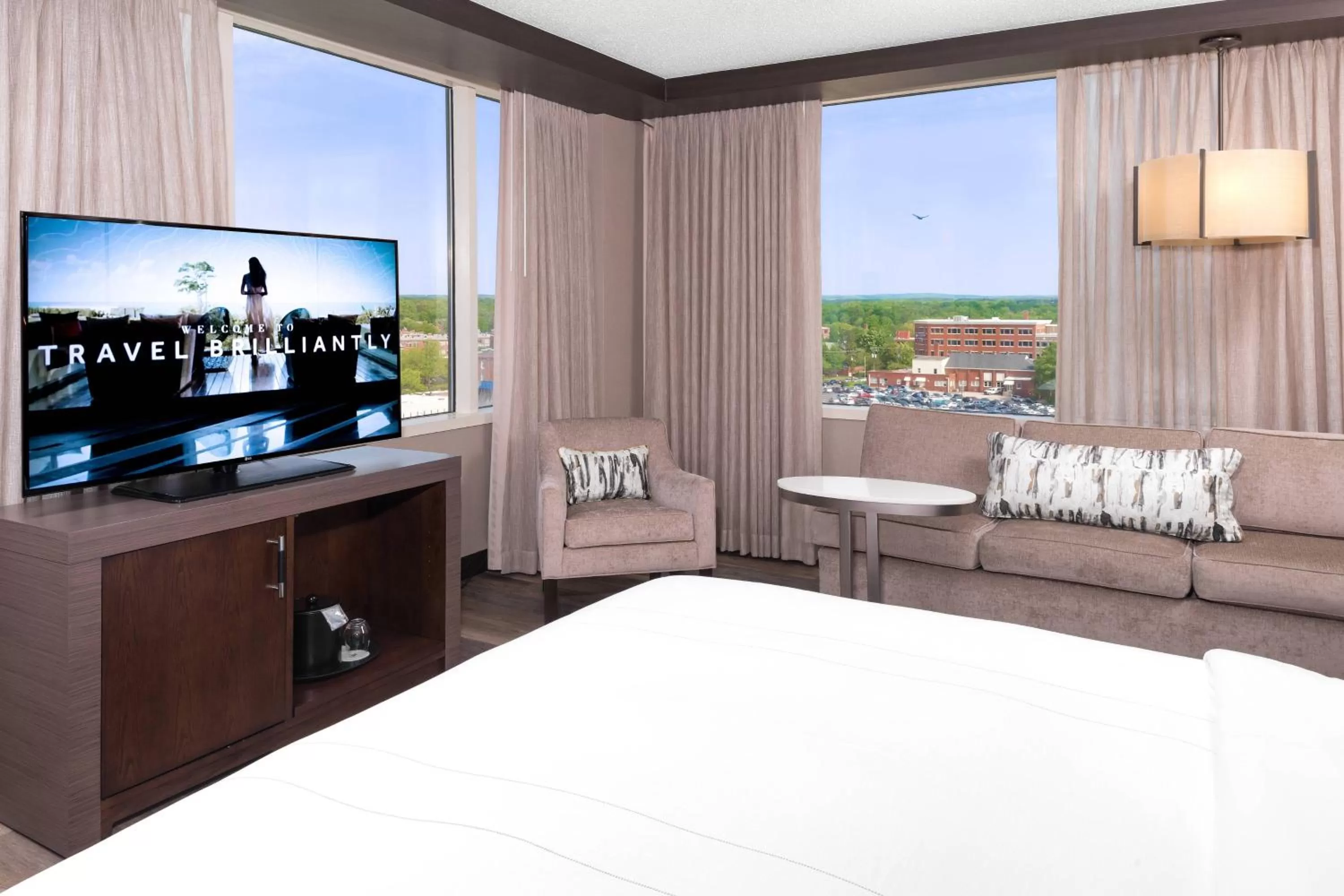 Photo of the whole room, Bed in Durham Marriott City Center