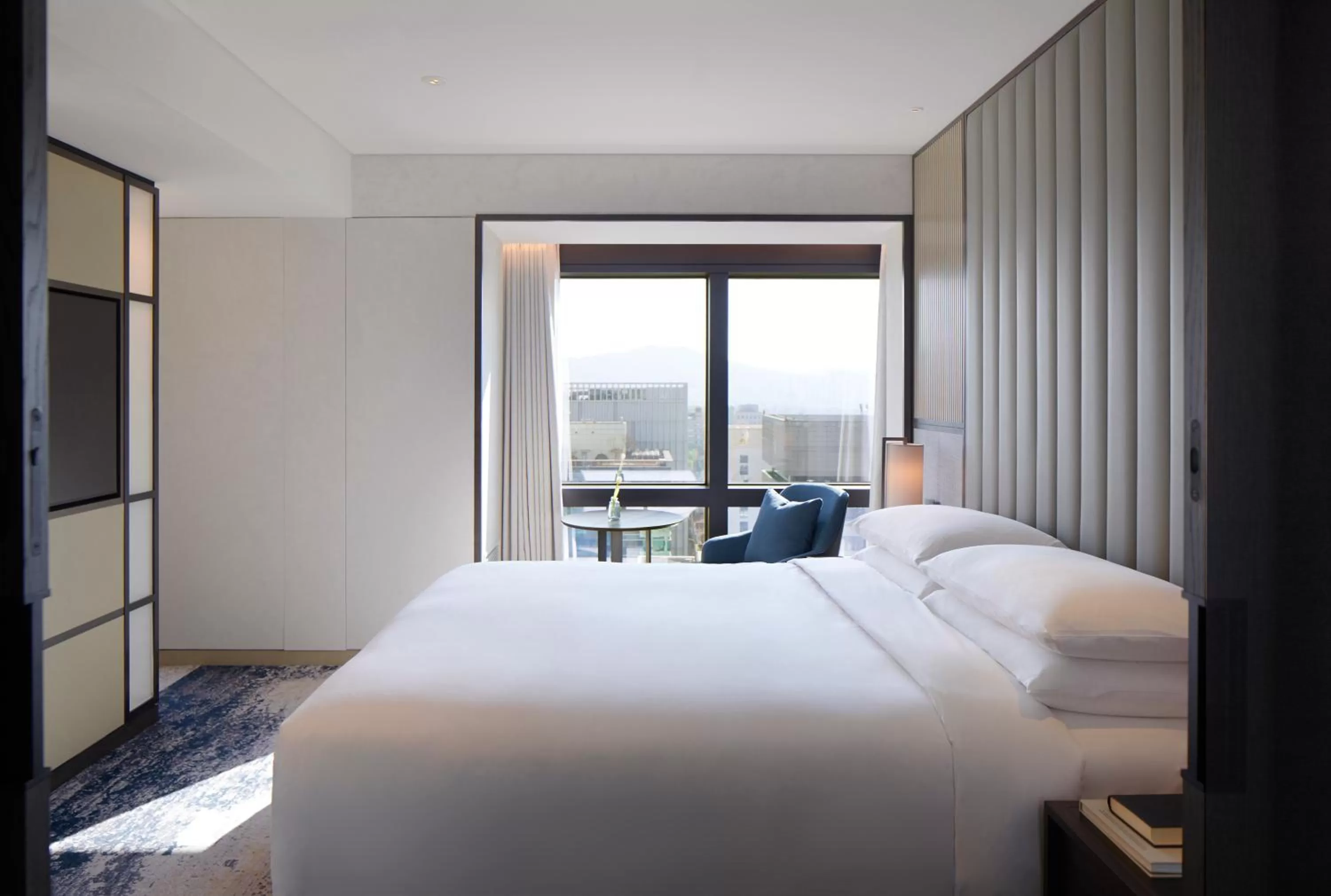 Bedroom, Bed in Grand InterContinental Seoul Parnas by IHG