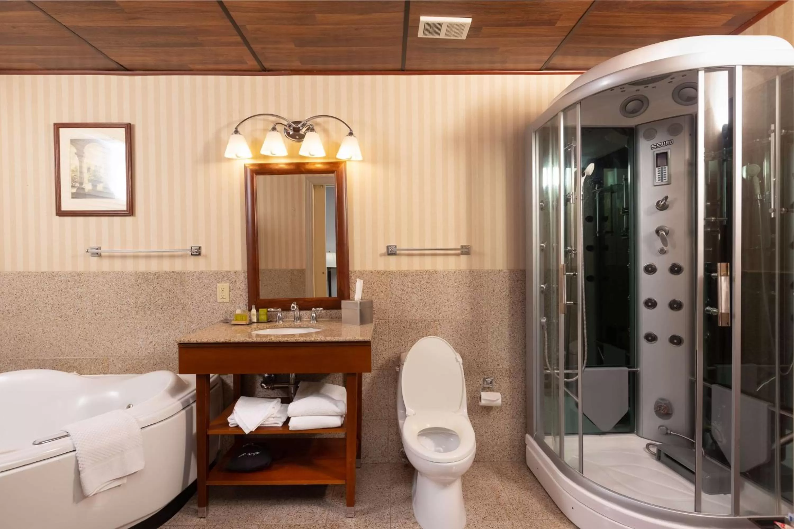 Bathroom in Inn at the Colonnade Baltimore - A DoubleTree by Hilton Hotel