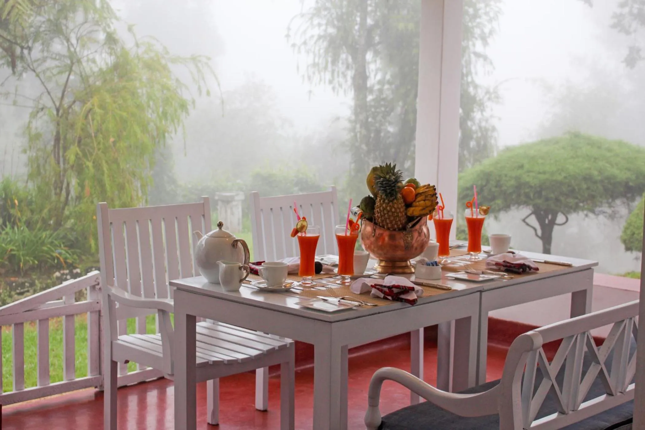 Meals in Scottish Planter Bungalow- Thema Collection