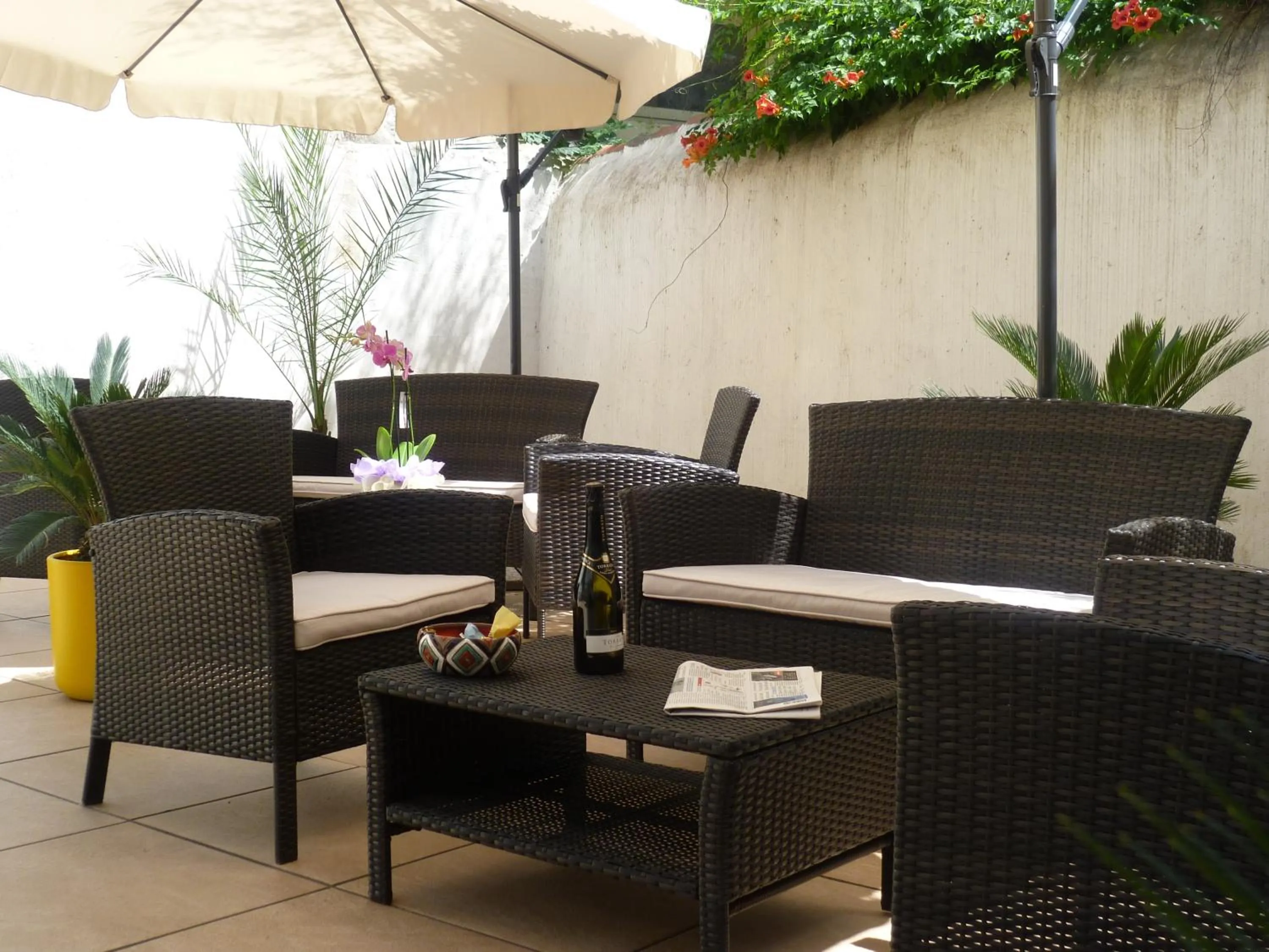 Patio in Albergo Residenziale La Corte